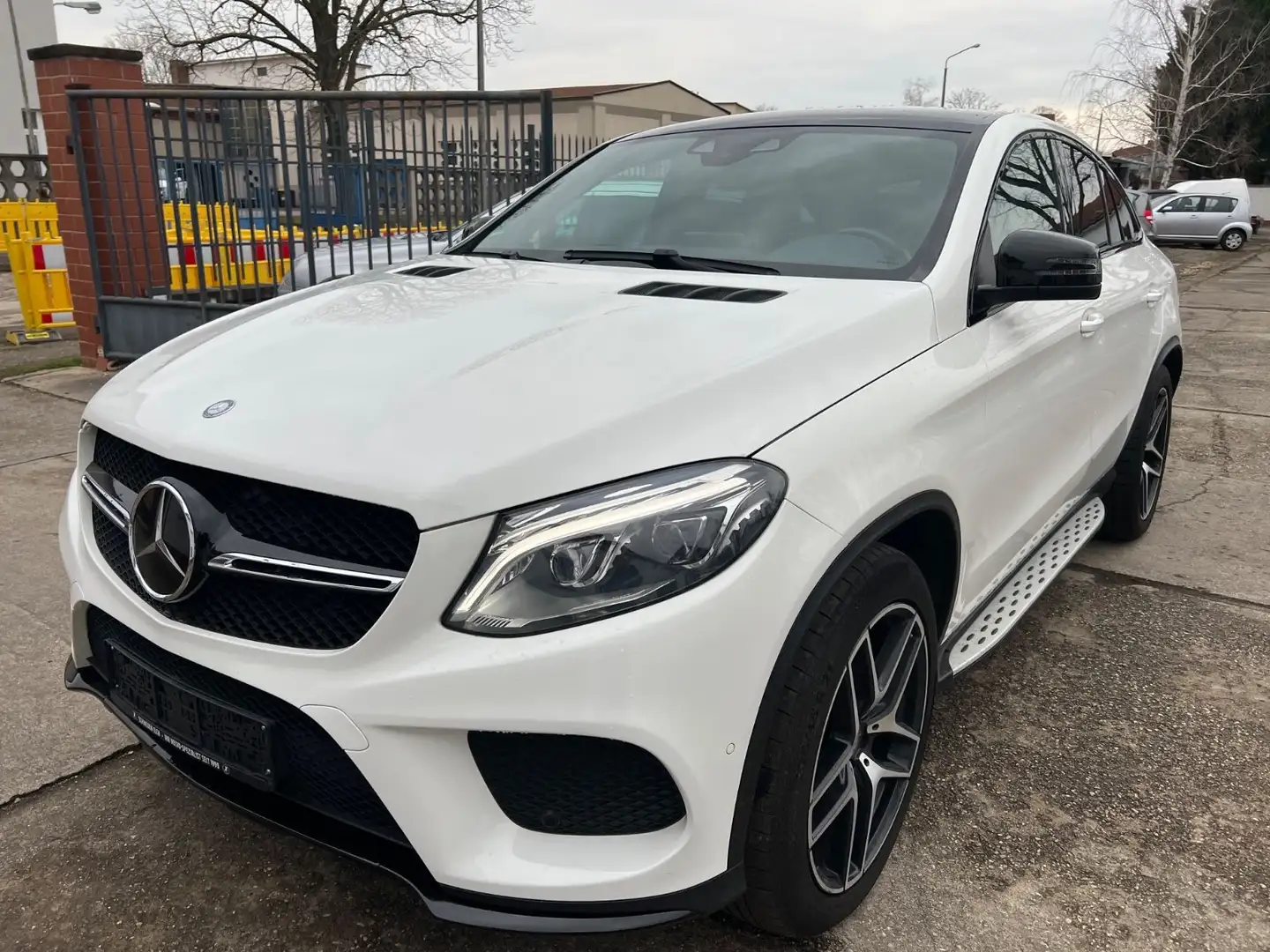 Mercedes-Benz GLE 350 GLE Coupe 350 d 4Matic, AMG LINE Blanc - 2