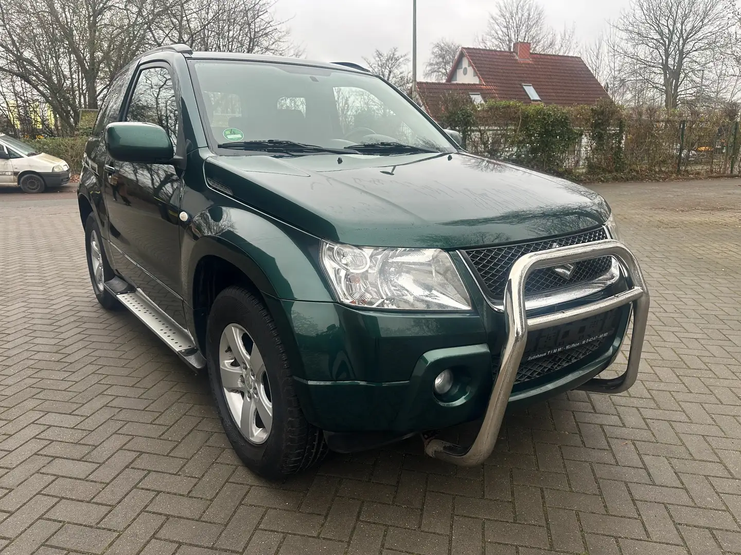 Suzuki Grand Vitara 1.6 Club 3-trg./Tüv Neu/Klima /AHK /Top Zustand Grün - 2