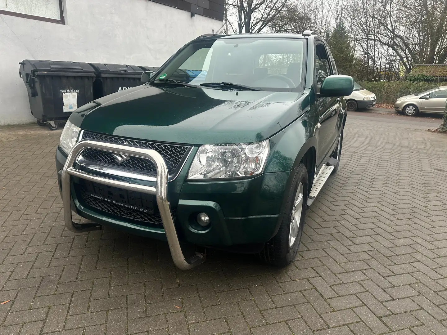 Suzuki Grand Vitara 1.6 Club 3-trg./Tüv Neu/Klima /AHK /Top Zustand Grün - 1