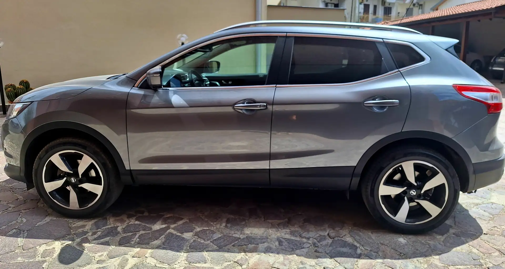 Nissan Qashqai Qashqai 2.0 dci N-Tec dpf FL Gris - 1