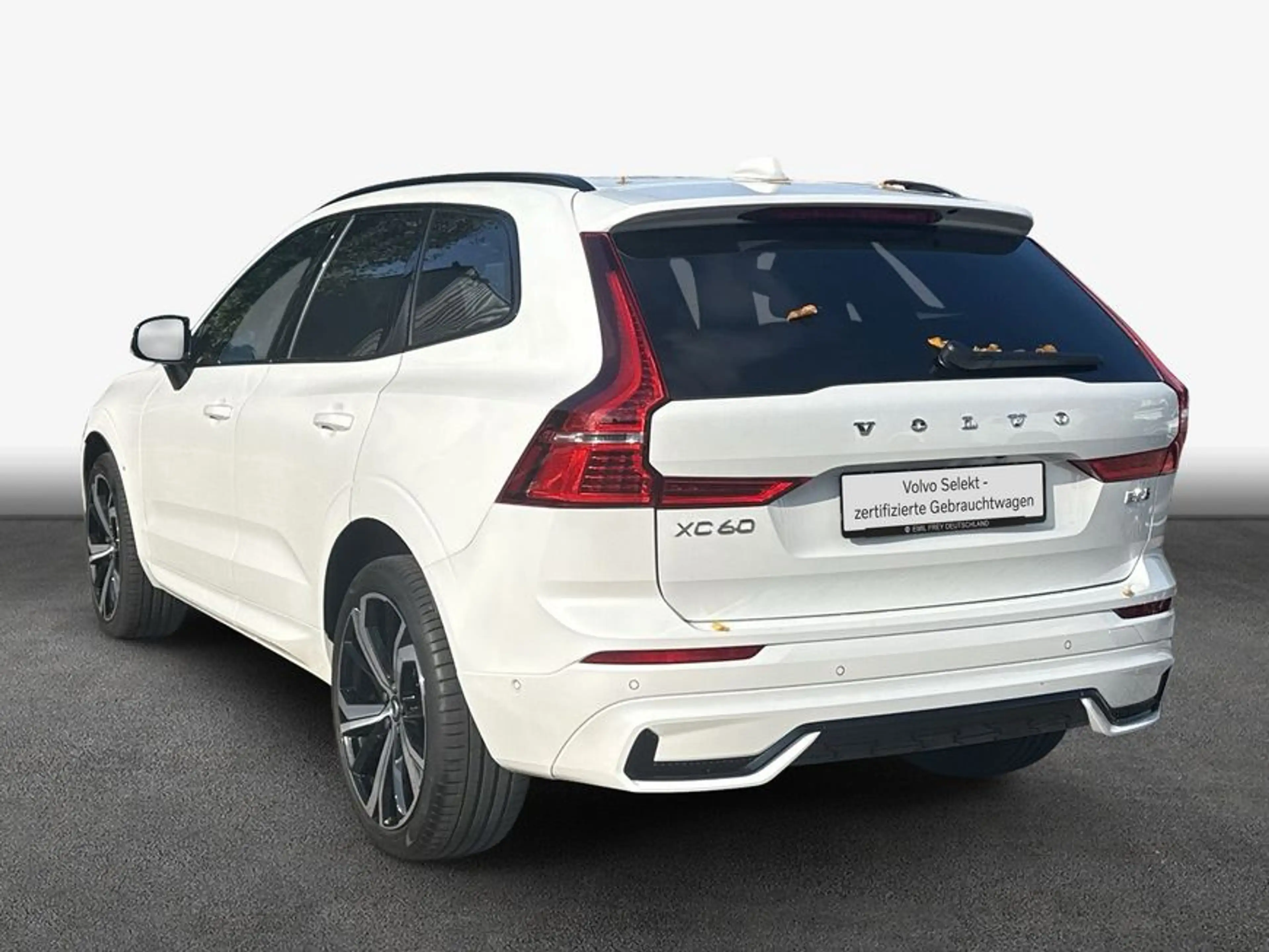 Volvo XC60 XC60 B5 B AWD Ultimate Dark — photo 2