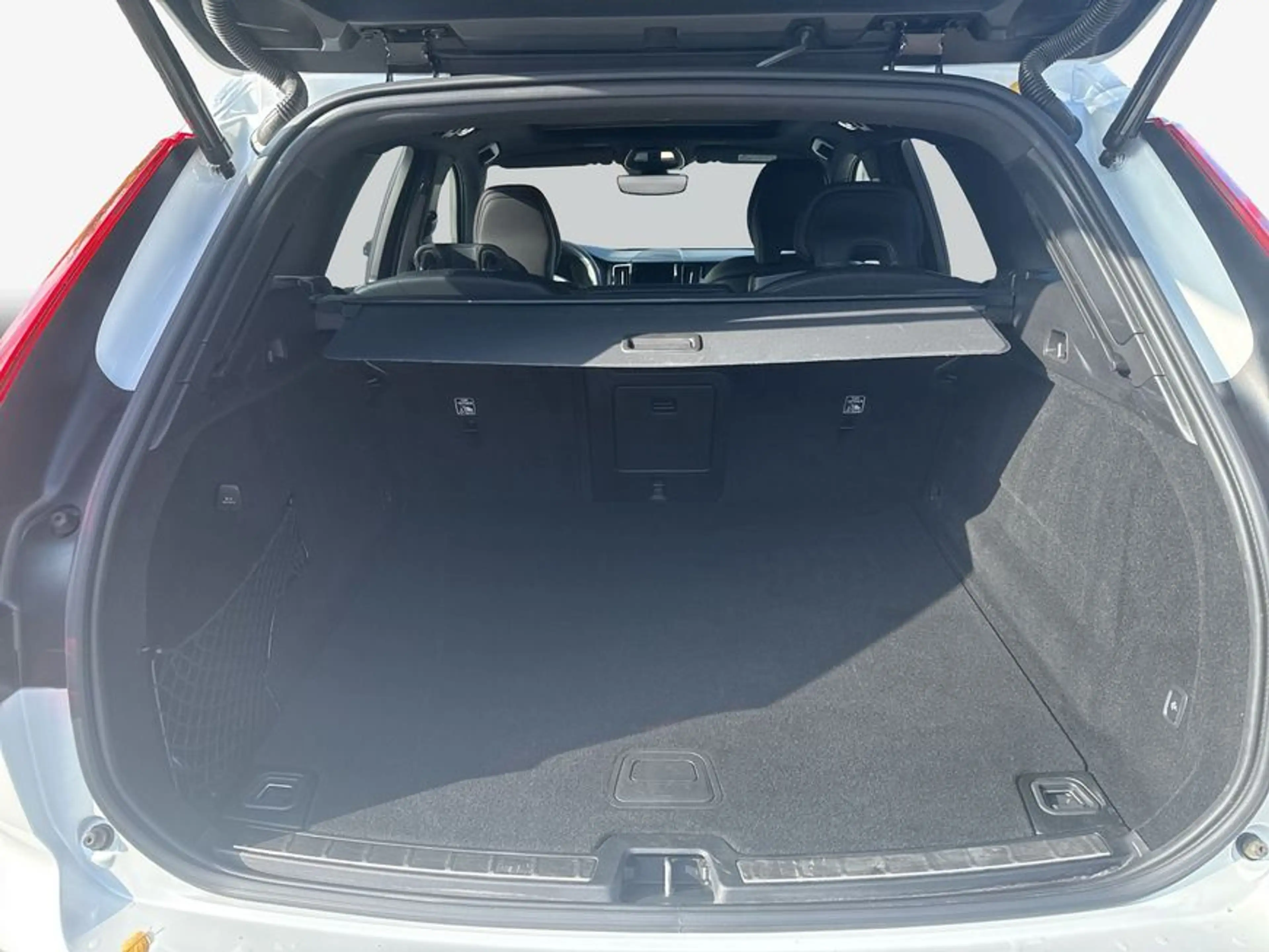 Volvo XC60 XC60 B5 B AWD Ultimate Dark — photo 11