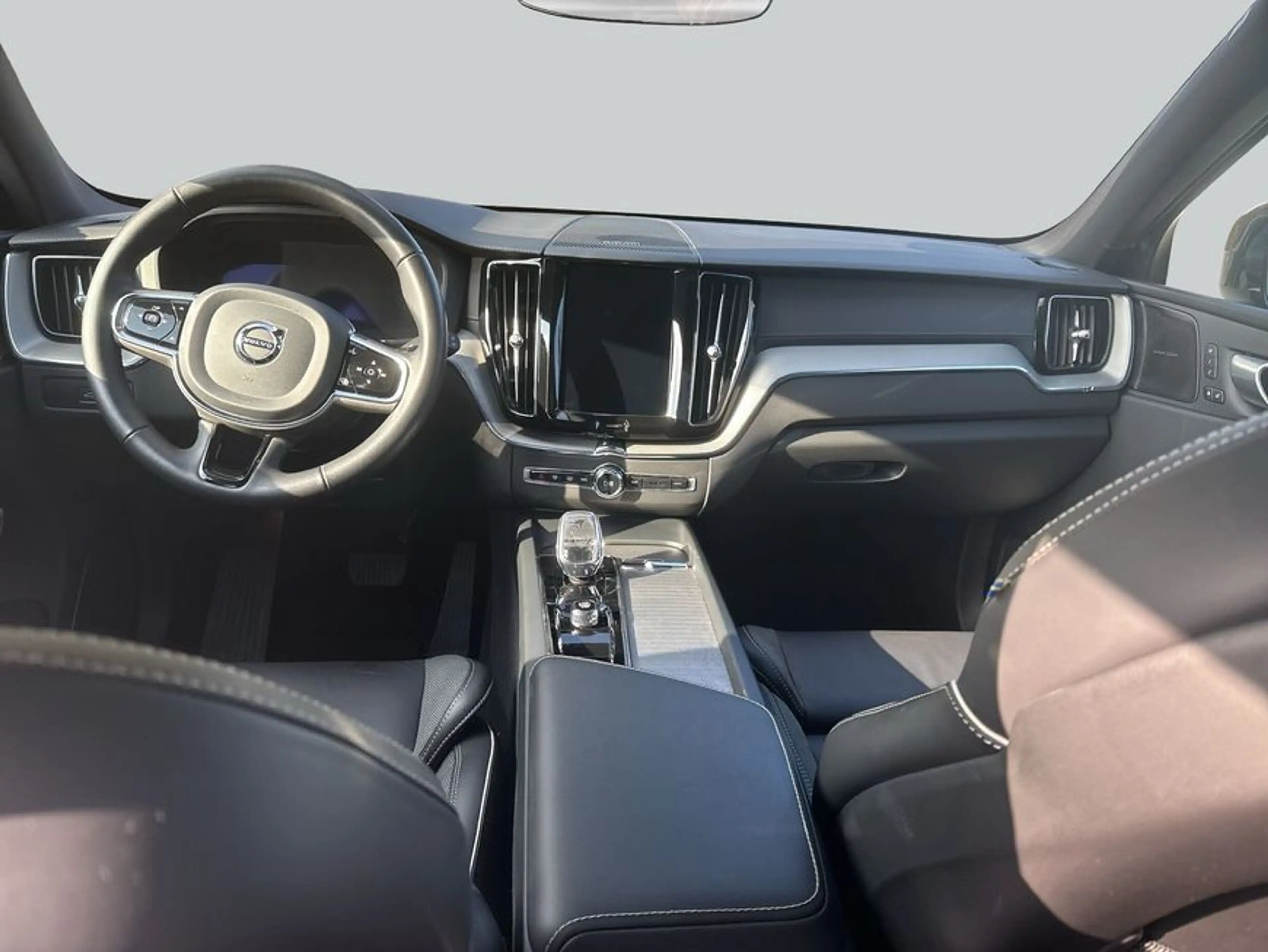 Volvo XC60 XC60 B5 B AWD Ultimate Dark — photo 9