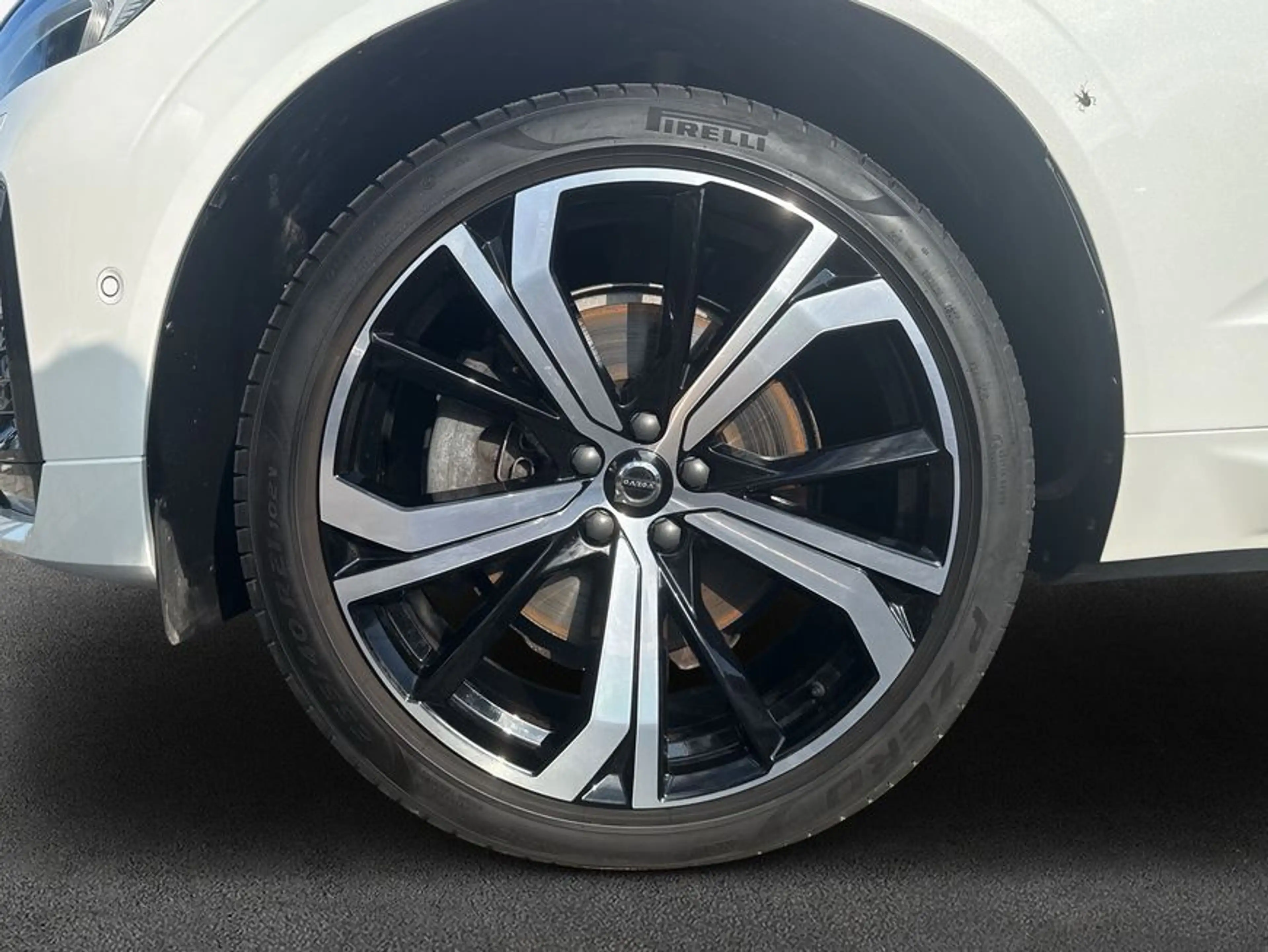 Volvo XC60 XC60 B5 B AWD Ultimate Dark — photo 13