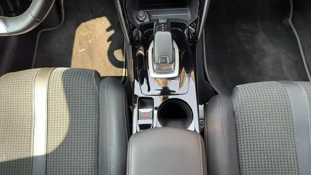 Peugeot 208 view 26