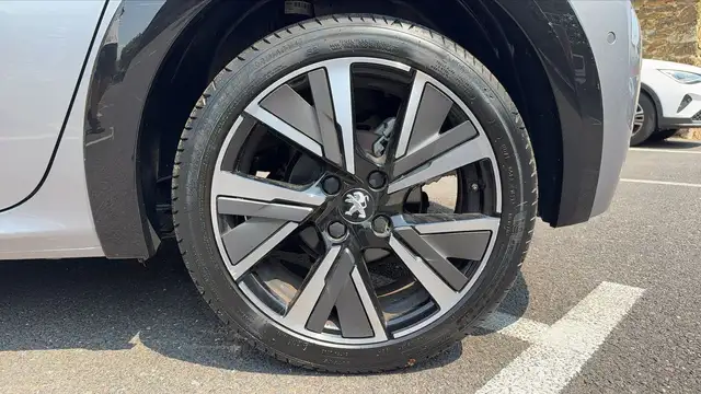 Peugeot 208 view 19