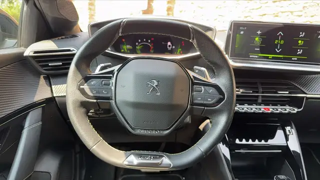 Peugeot 208 view 22