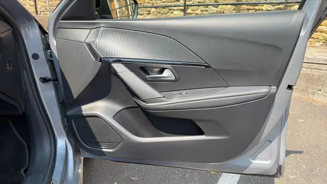Peugeot 208 view 23