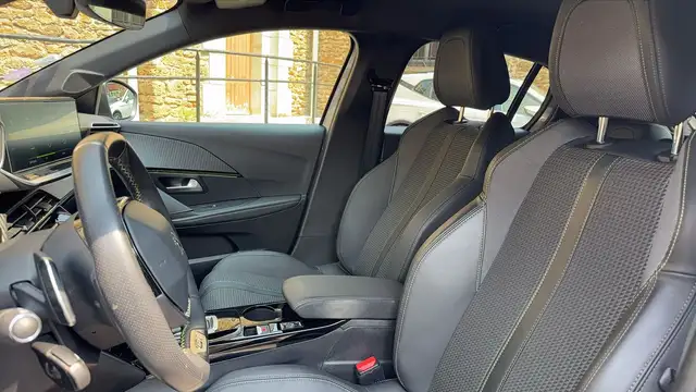Peugeot 208 view 25