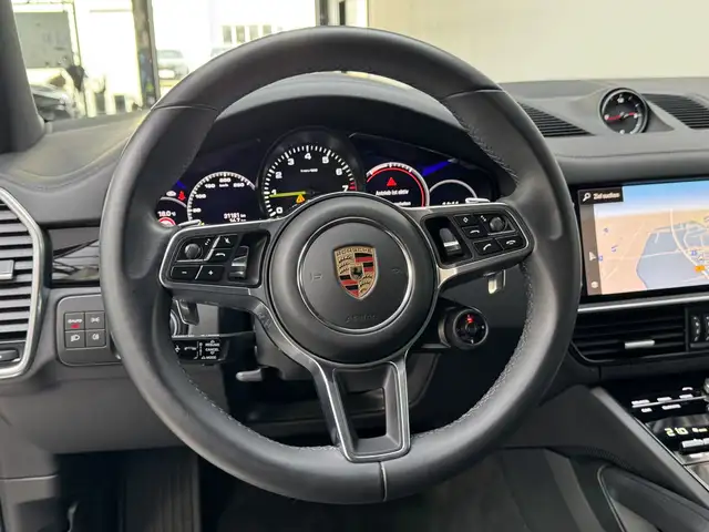 Porsche Cayenne view 9