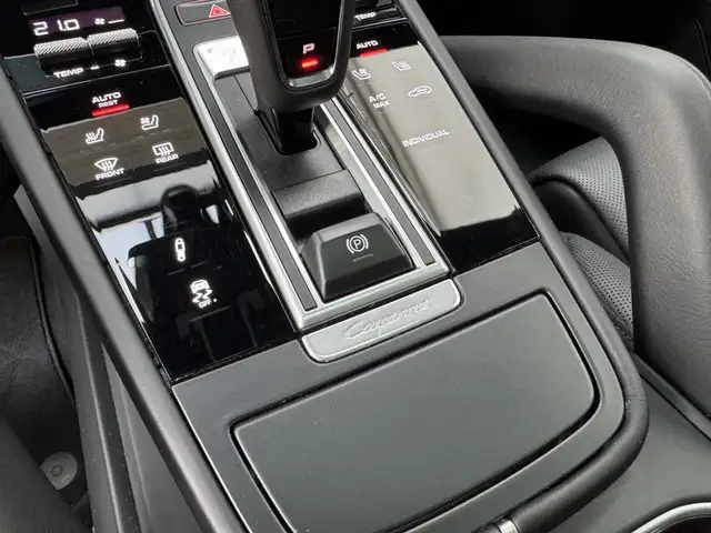 Porsche Cayenne view 12