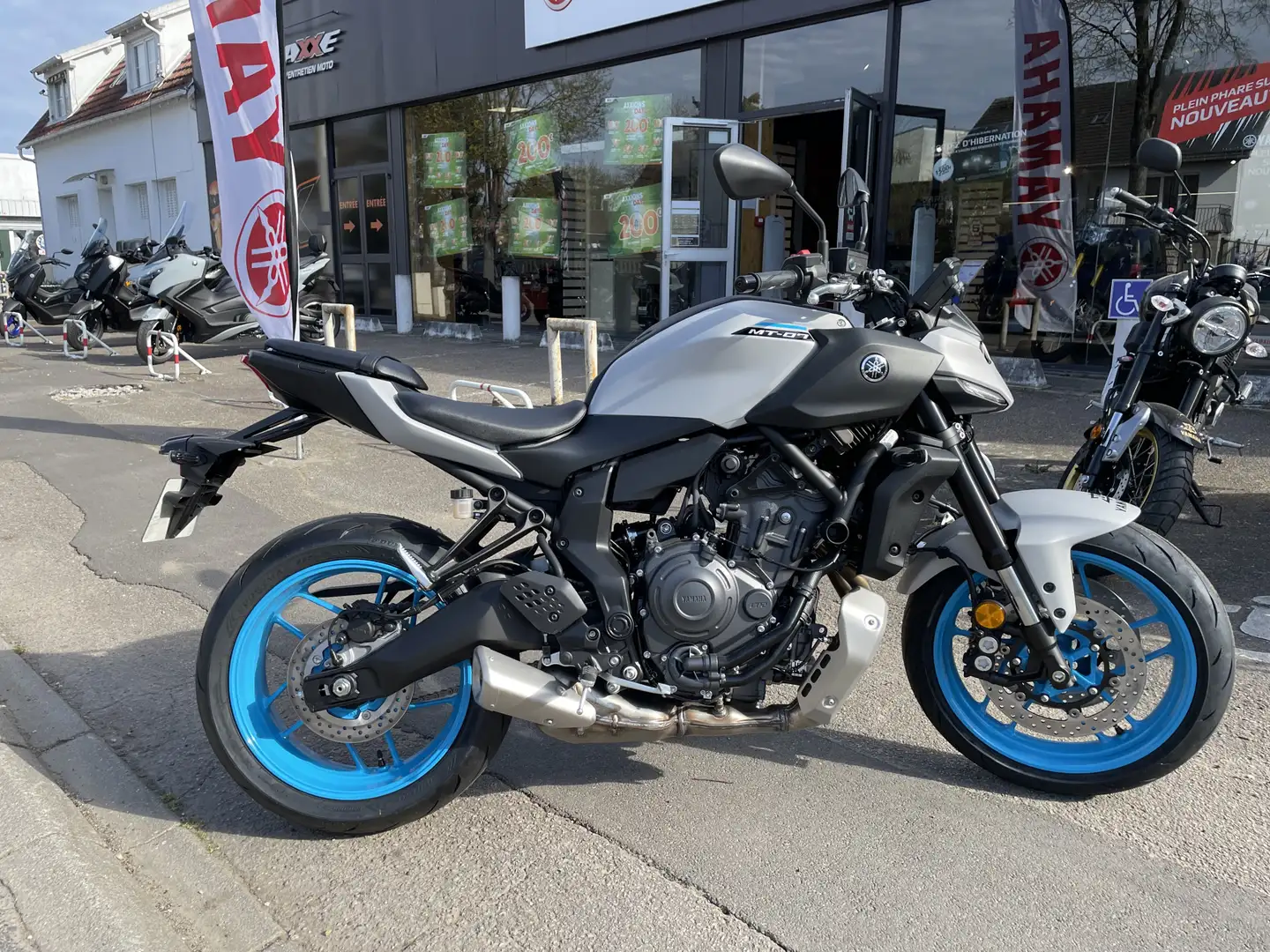 Yamaha MT-07 Gris - 1