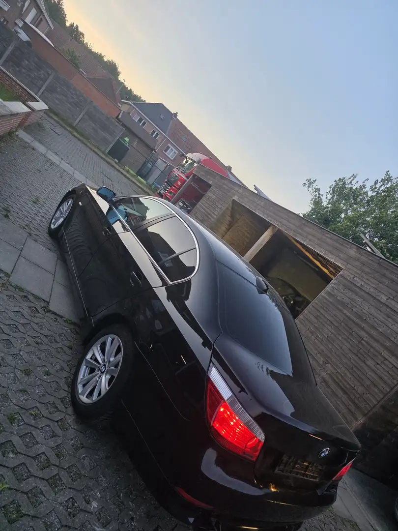 BMW 520 BMW e60 520i - 2