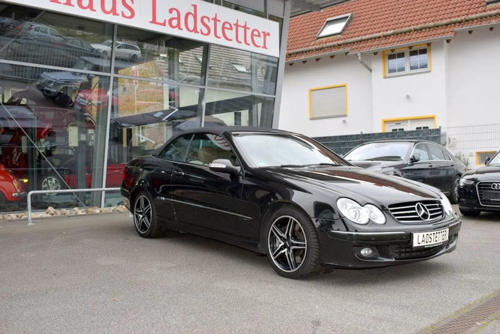 Mercedes-Benz CLK 320 *Avantgarde*Leder*Xenon*Navi*AHK*Sport* Schwarz - 2