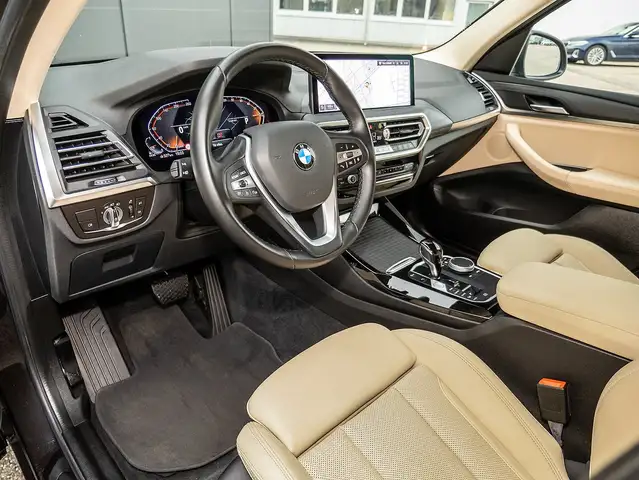 BMW X3 view 3