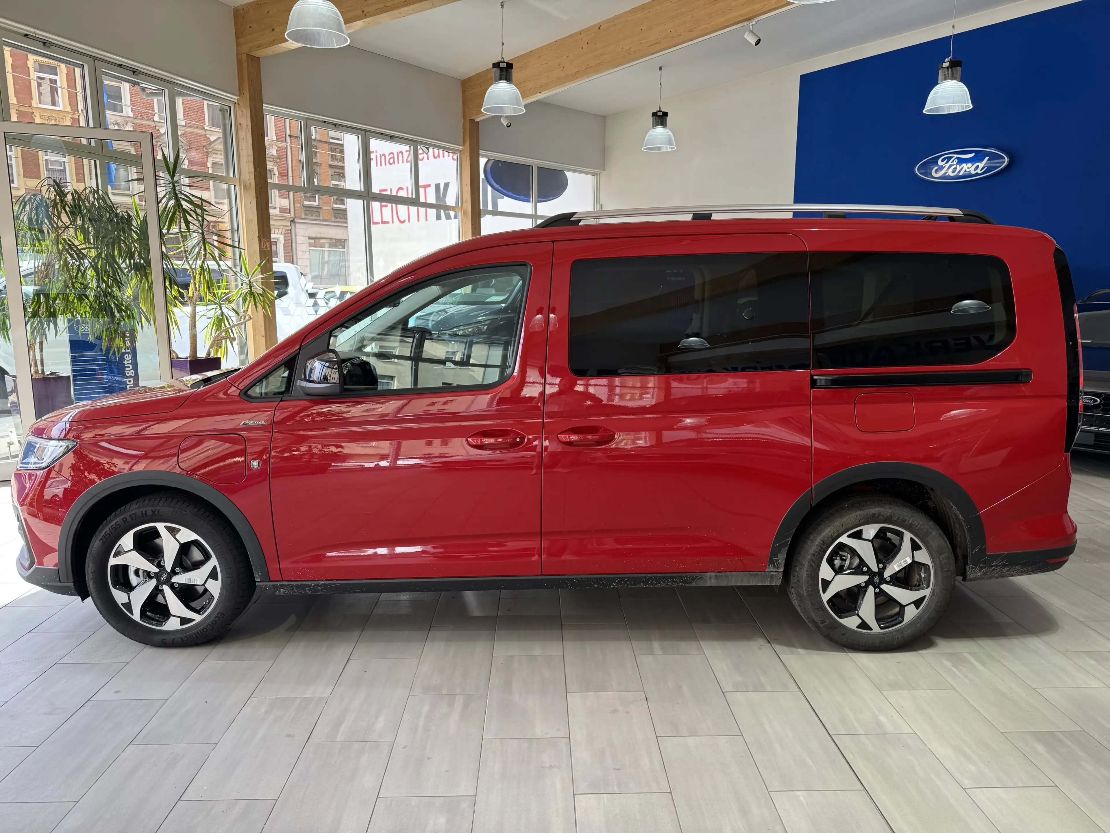 Ford Tourneo Connect Grand Tourneo Connect PHEV Active — photo 8