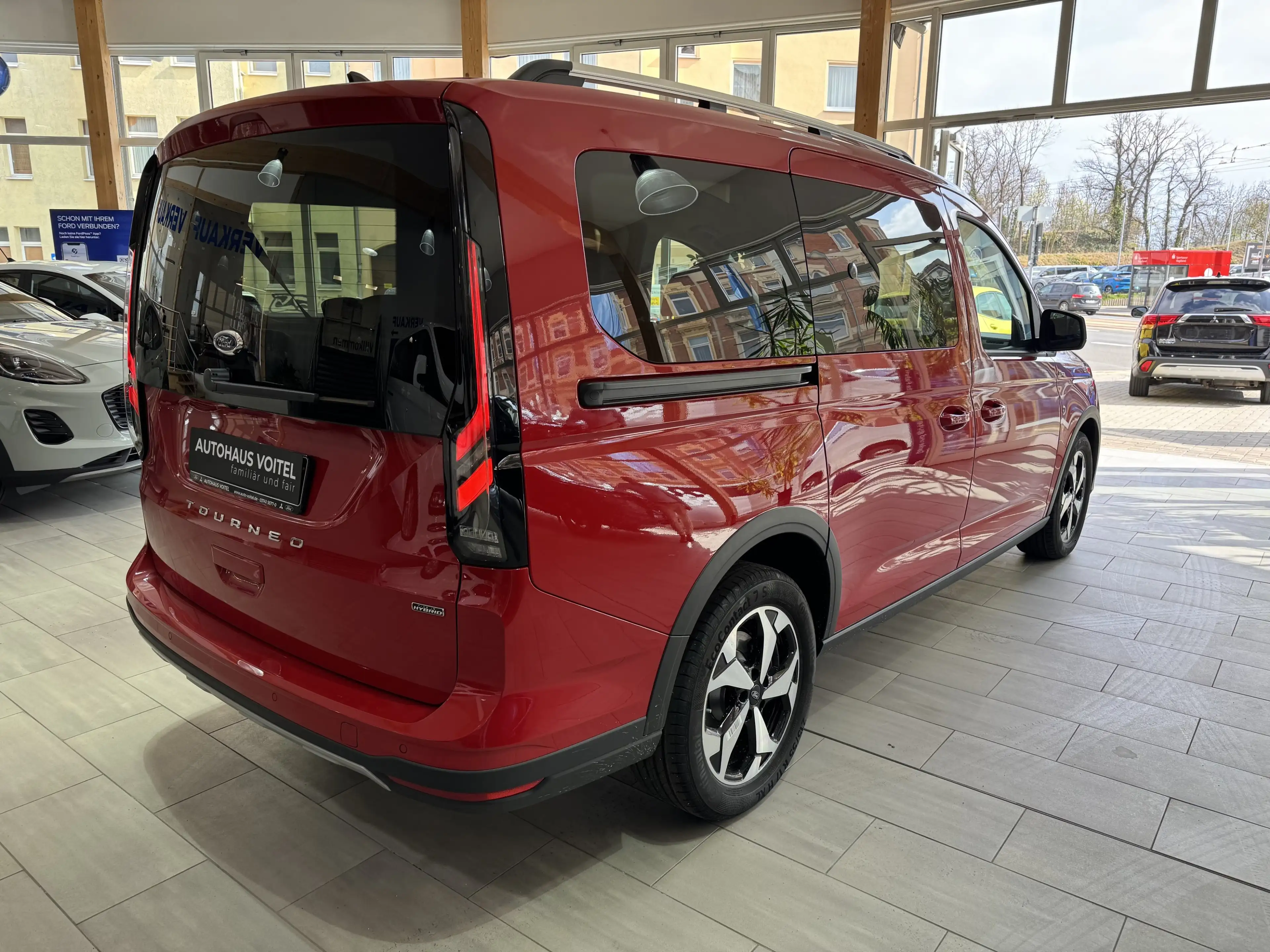 Ford Tourneo Connect Grand Tourneo Connect PHEV Active — photo 5