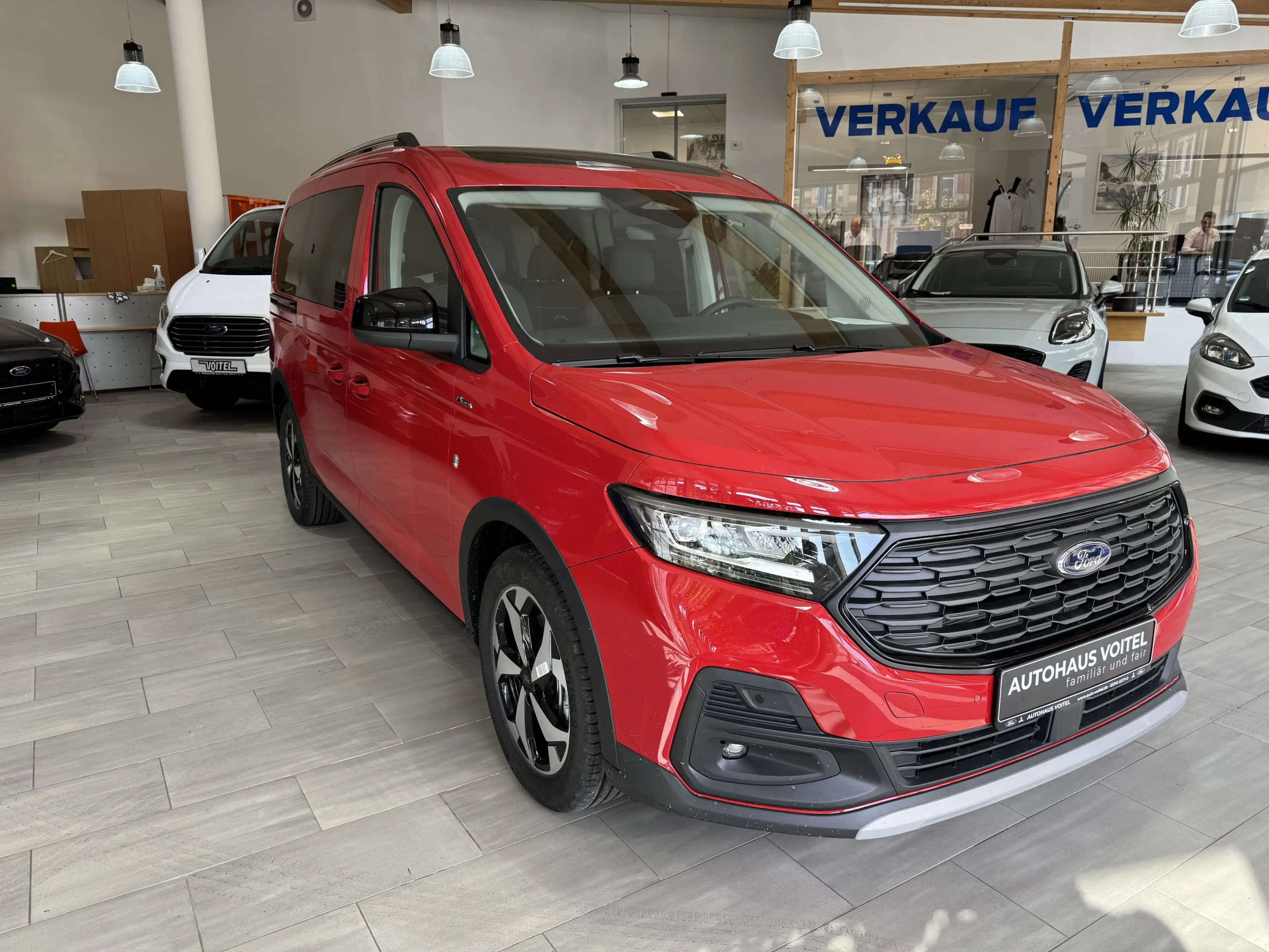 Ford Tourneo Connect Grand Tourneo Connect PHEV Active — photo 3