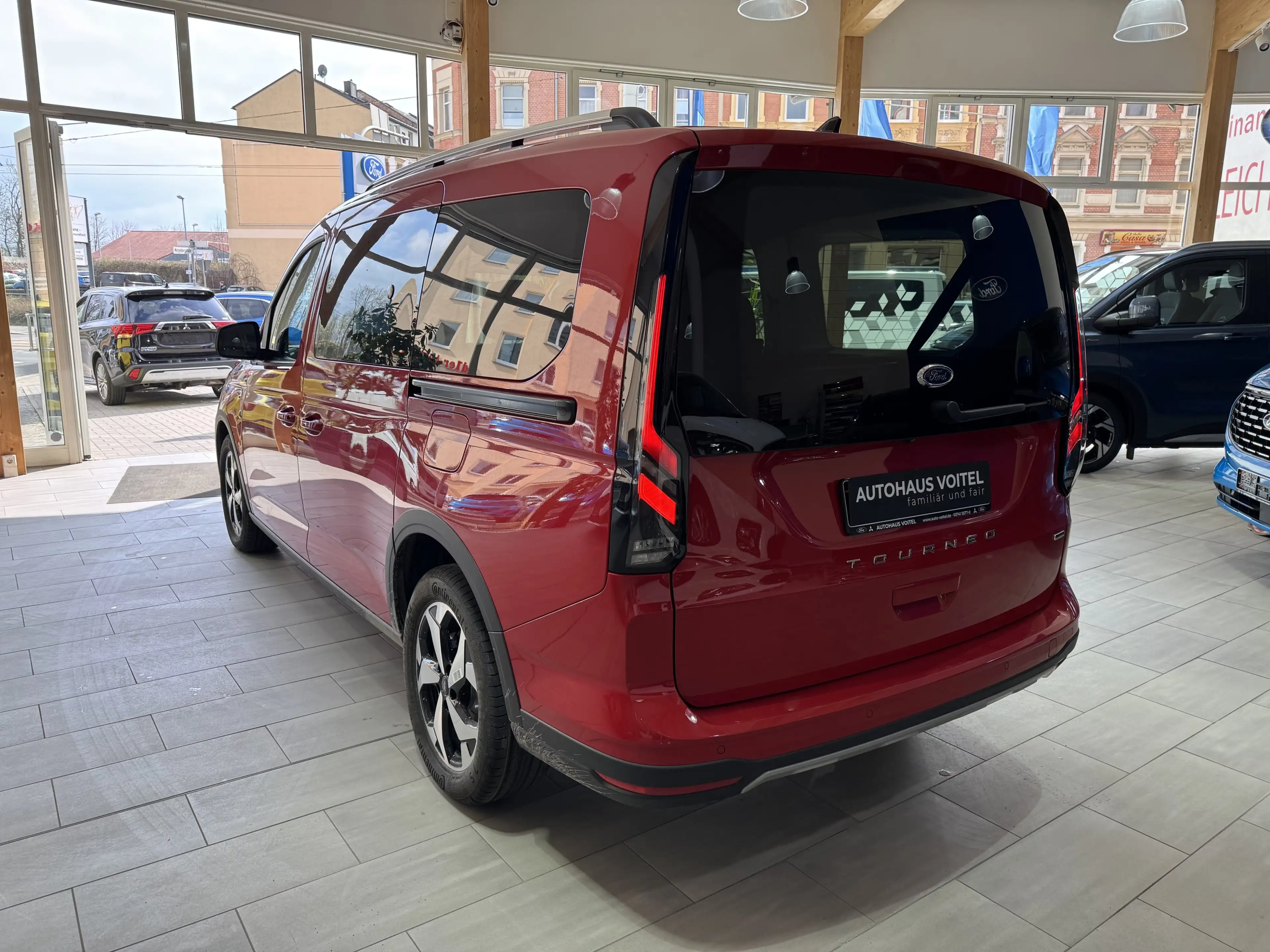 Ford Tourneo Connect Grand Tourneo Connect PHEV Active — photo 7