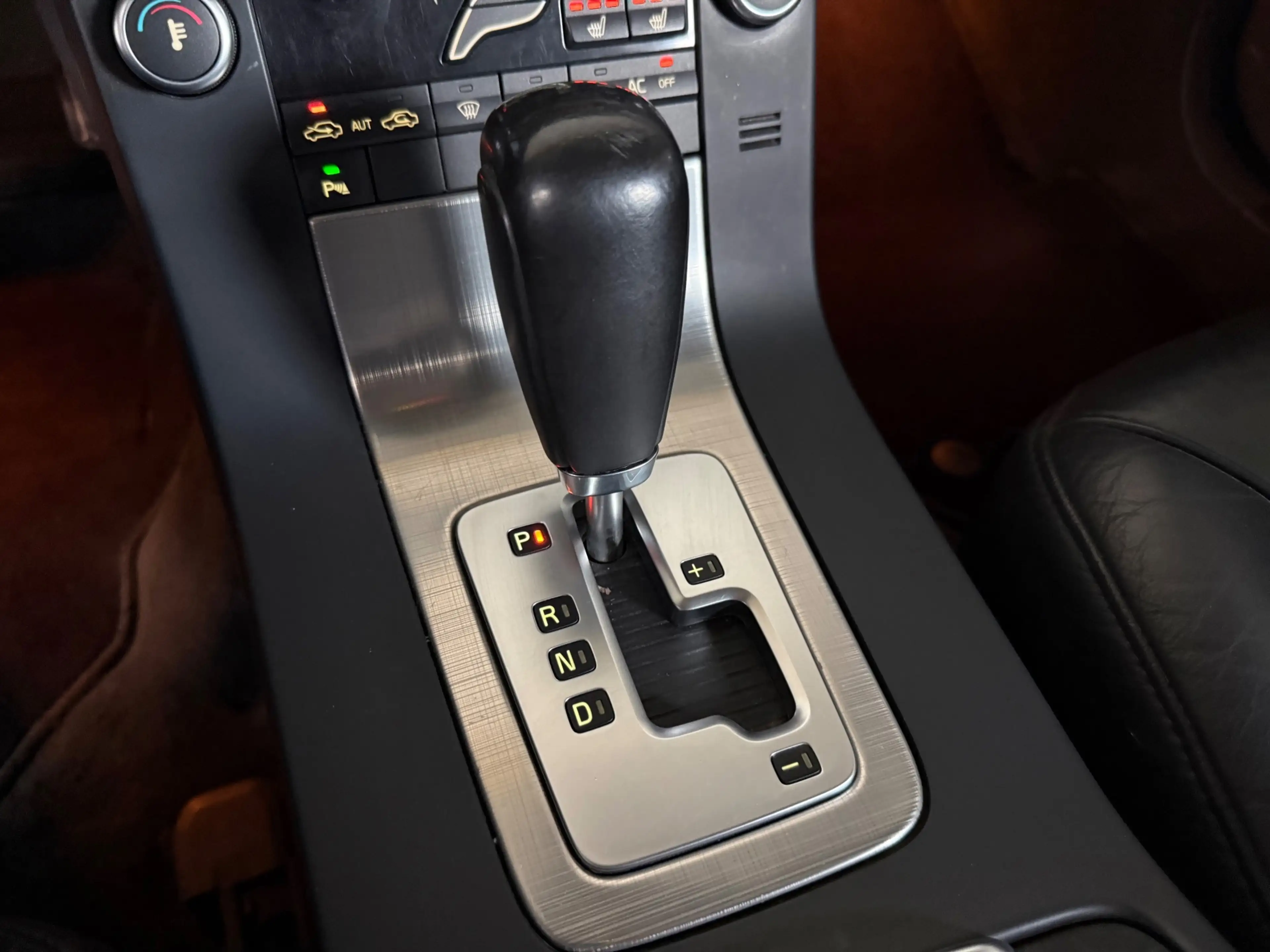 Volvo V70 2.5T AUTOMAAT LEDER/XENON/CLIMA! NETTE STAAT! — photo 12