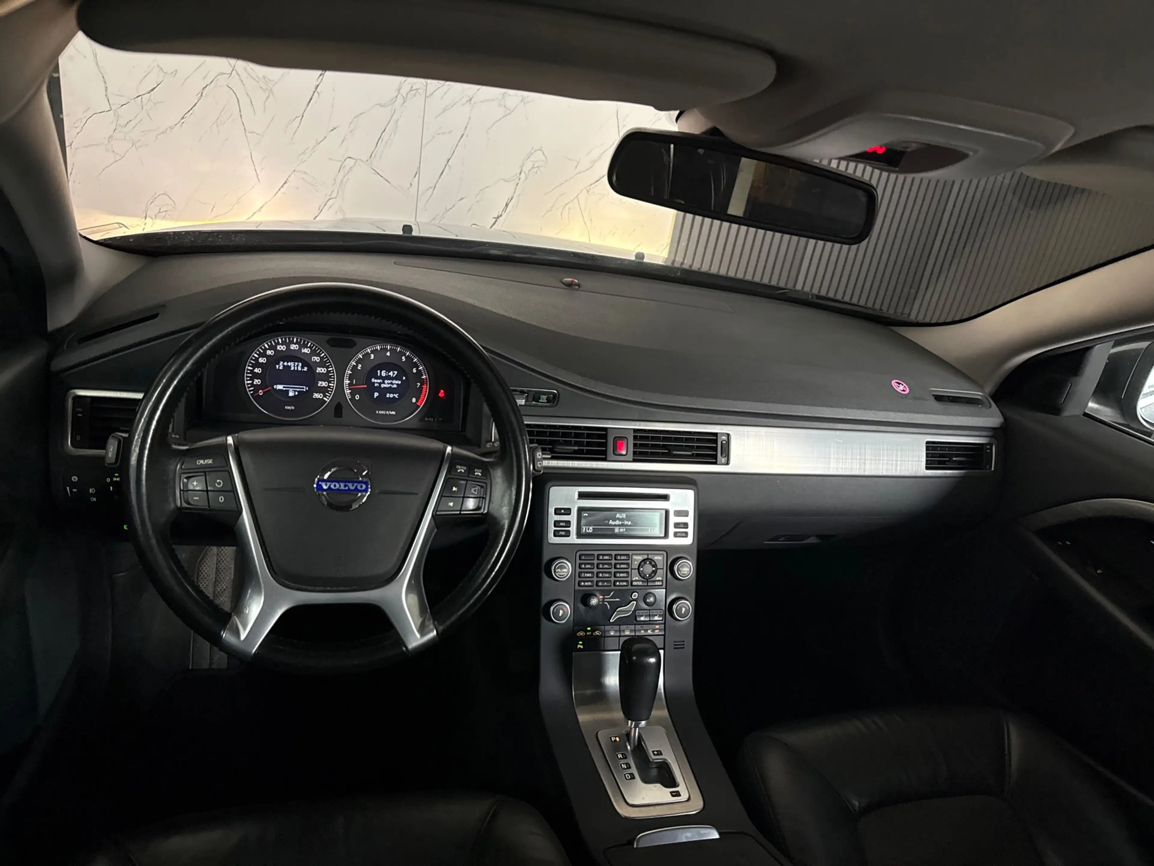 Volvo V70 2.5T AUTOMAAT LEDER/XENON/CLIMA! NETTE STAAT! — photo 10