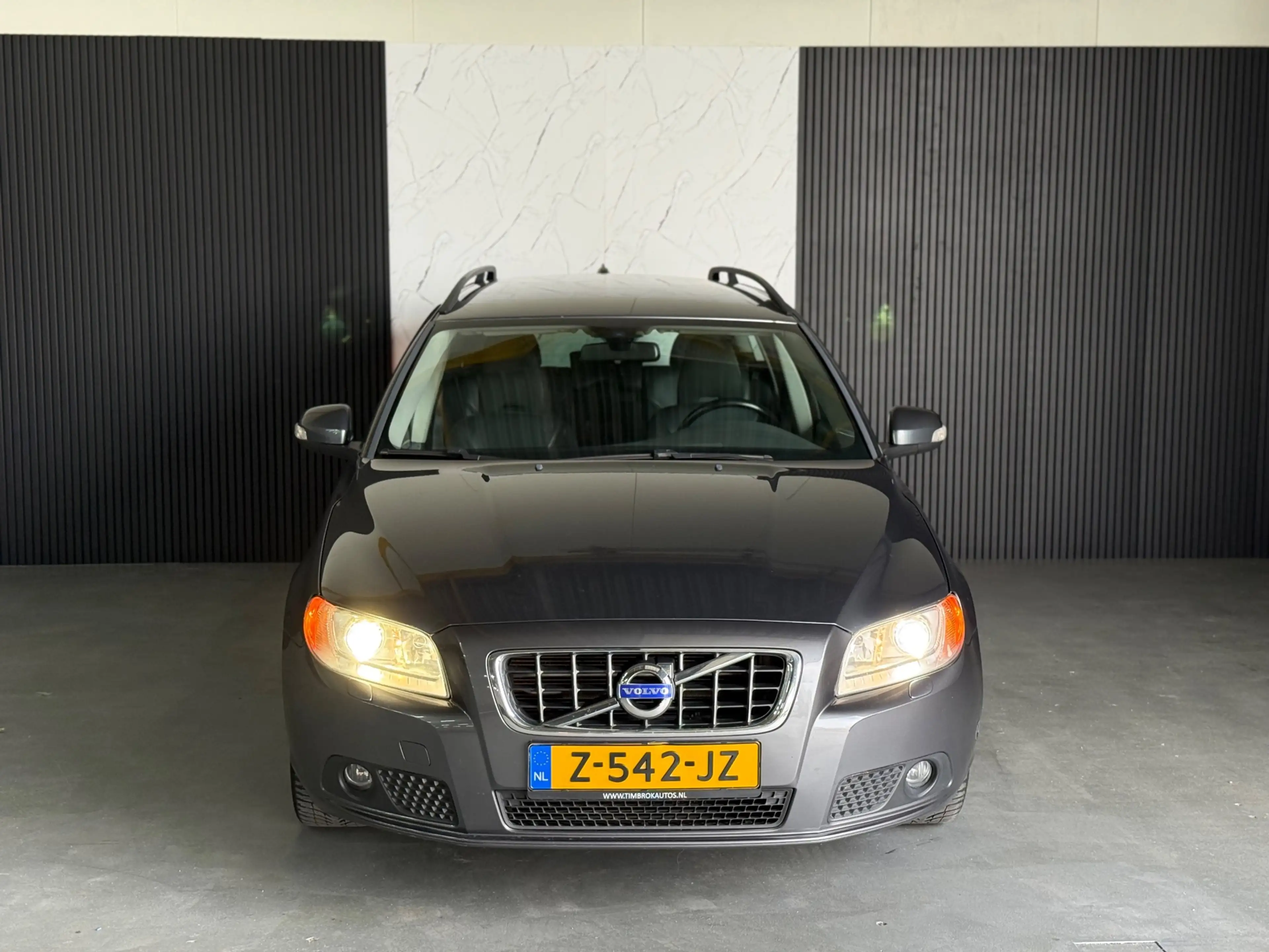 Volvo V70 2.5T AUTOMAAT LEDER/XENON/CLIMA! NETTE STAAT! — photo 2