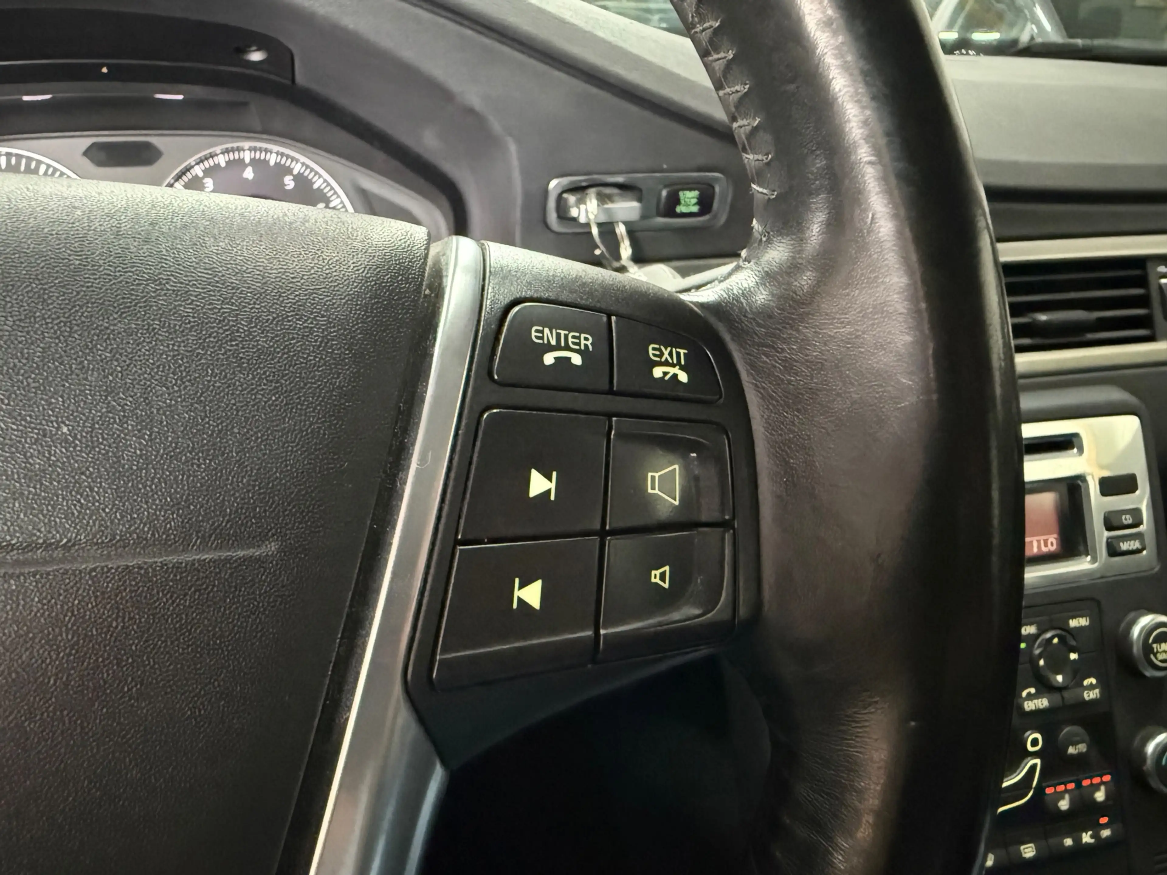 Volvo V70 2.5T AUTOMAAT LEDER/XENON/CLIMA! NETTE STAAT! — photo 14