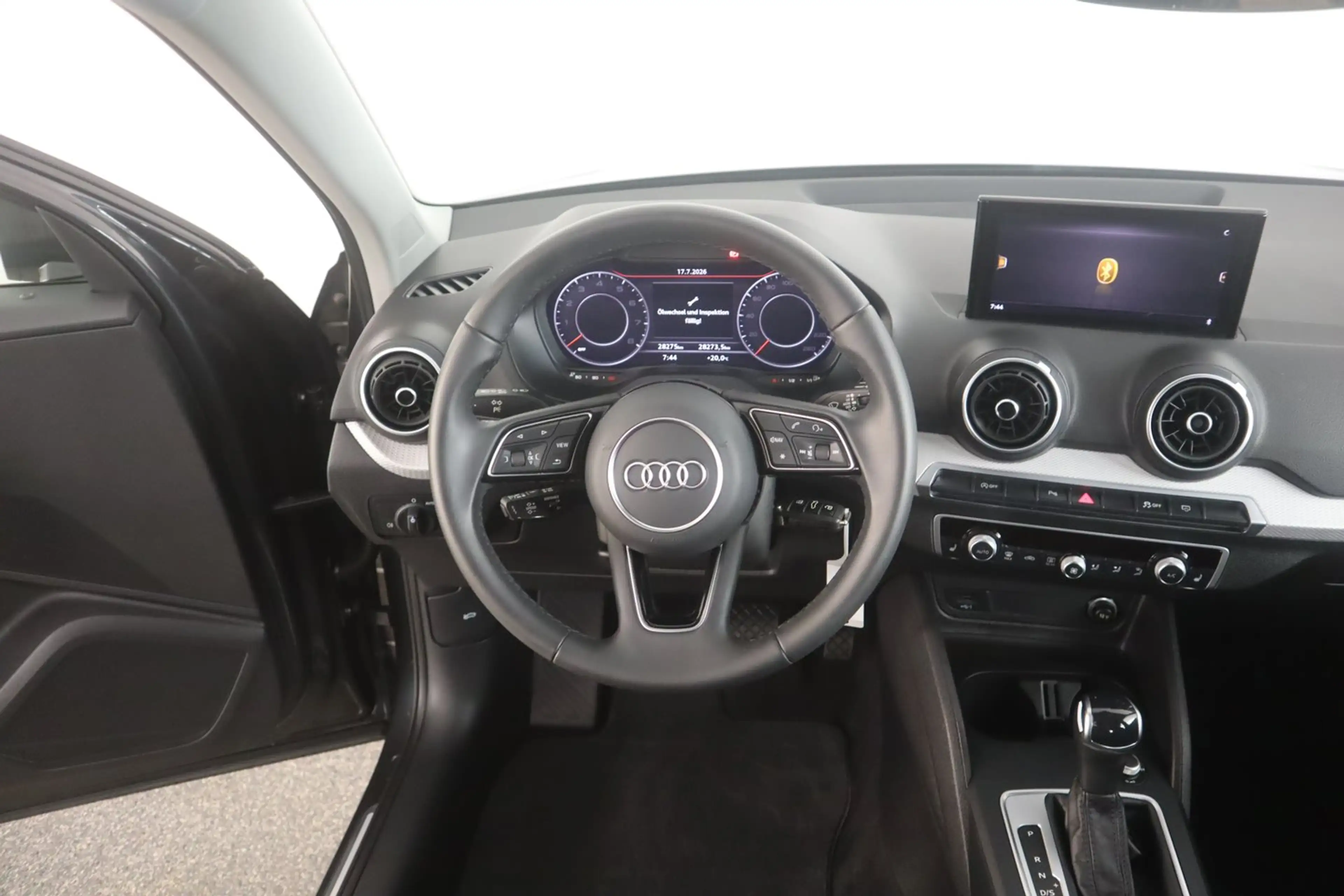 Audi Q2 35 TFSI intense — photo 10