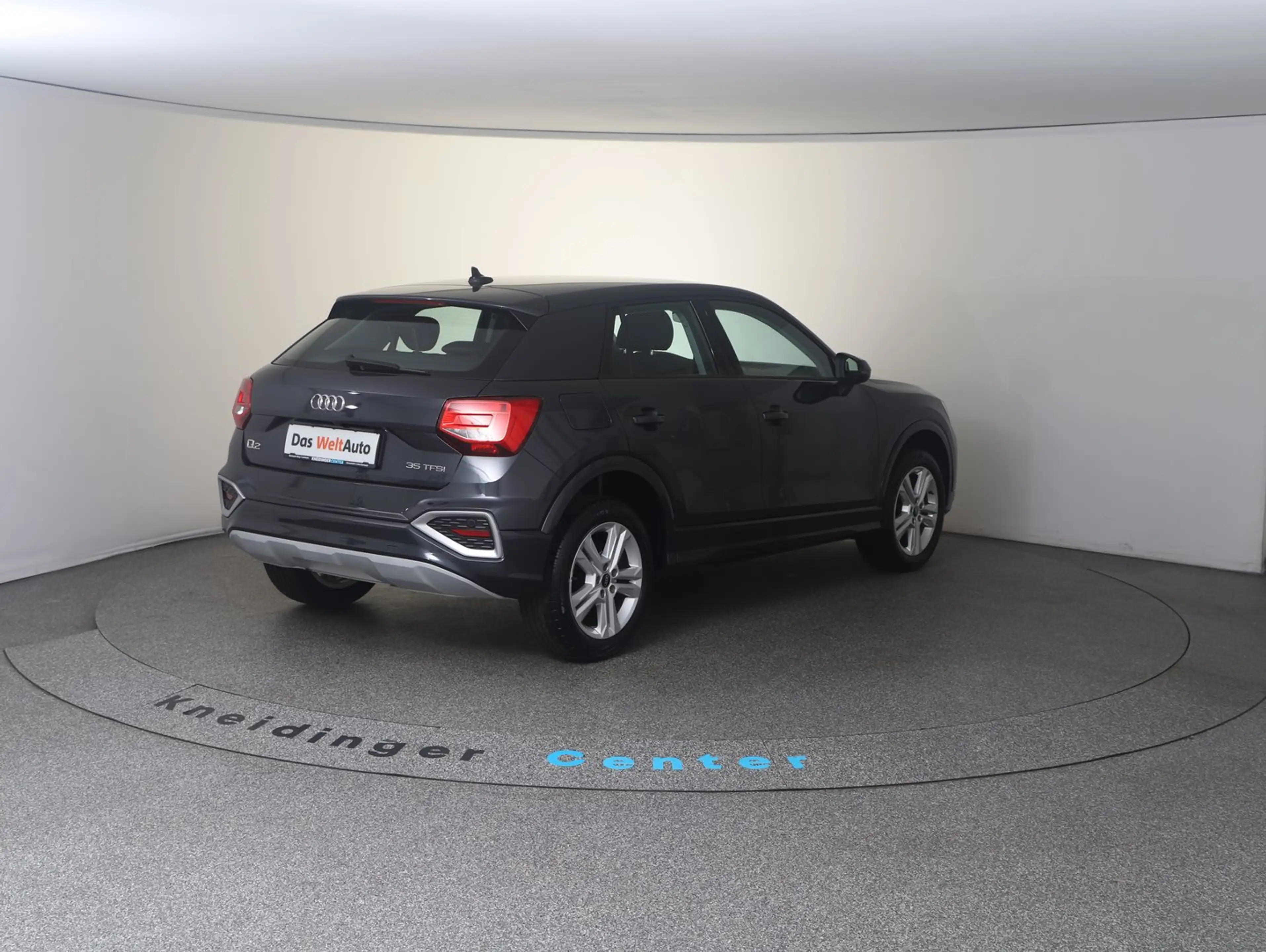 Audi Q2 35 TFSI intense — photo 4