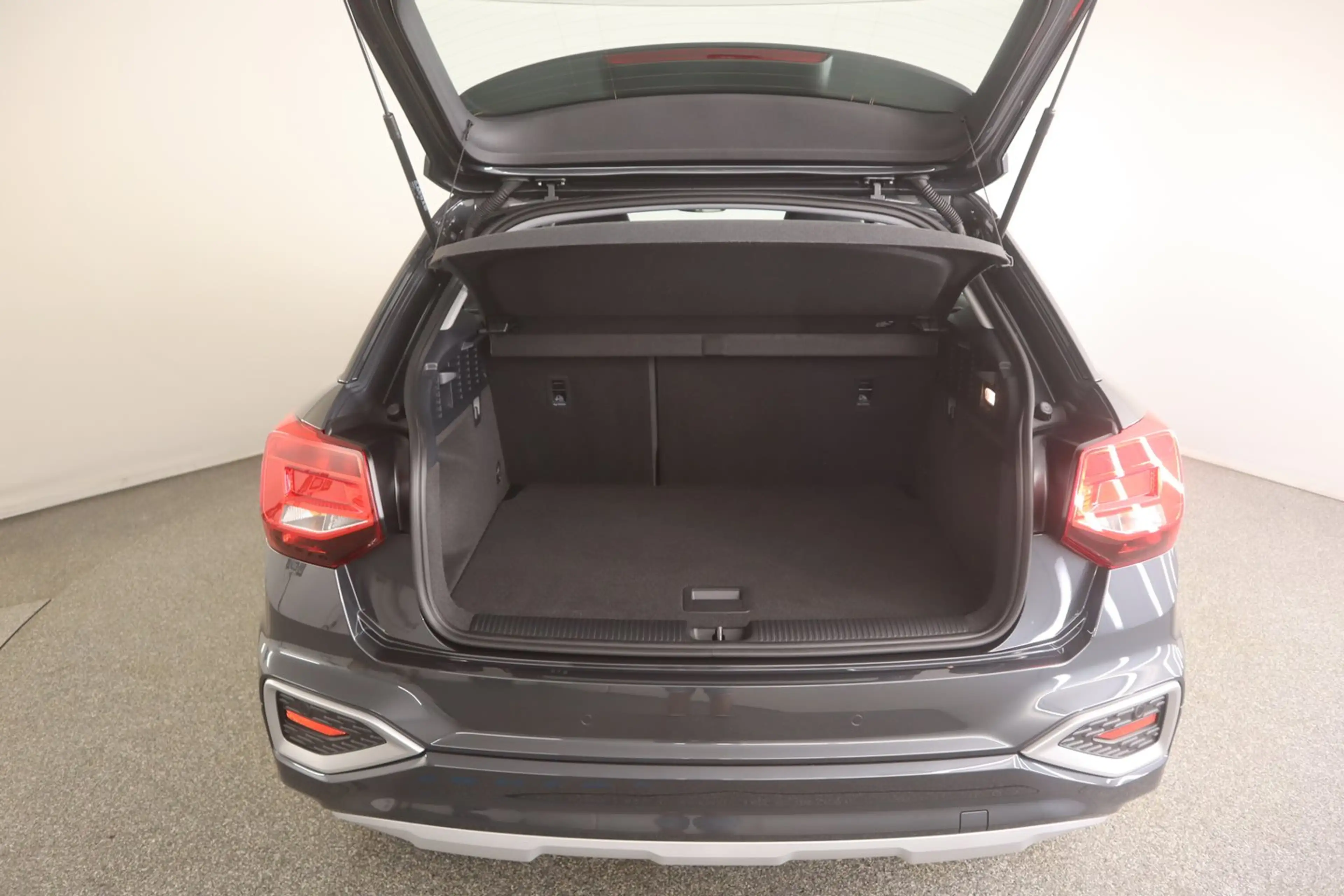 Audi Q2 35 TFSI intense — photo 7