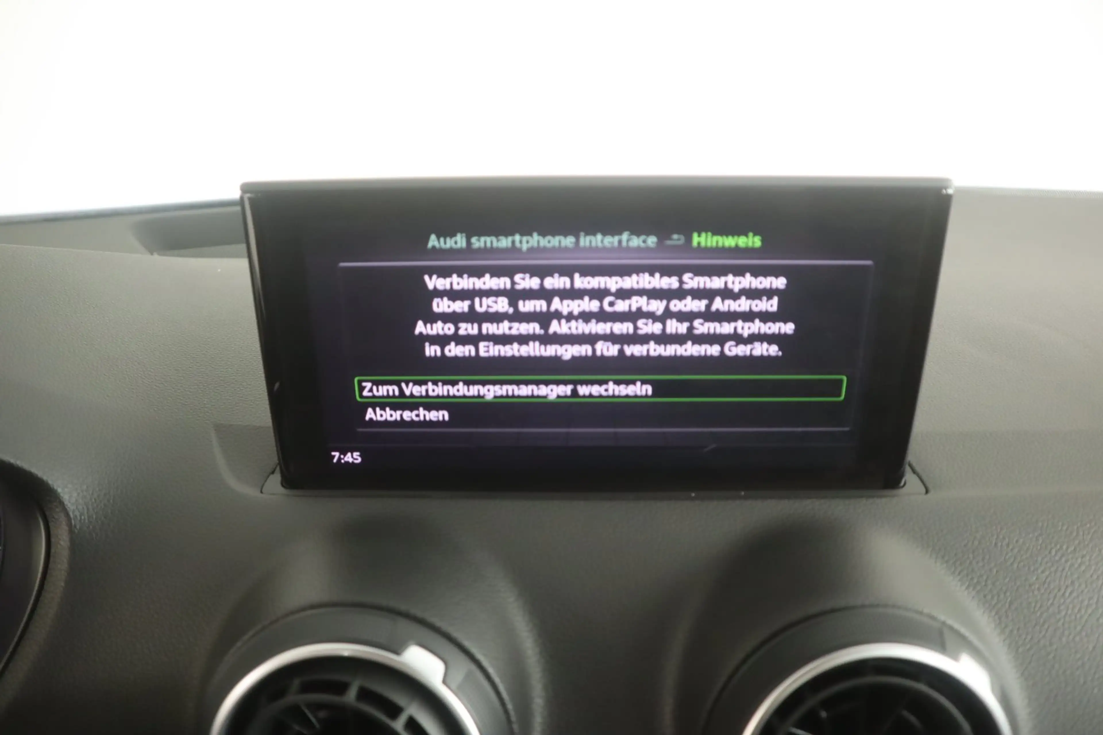 Audi Q2 35 TFSI intense — photo 15