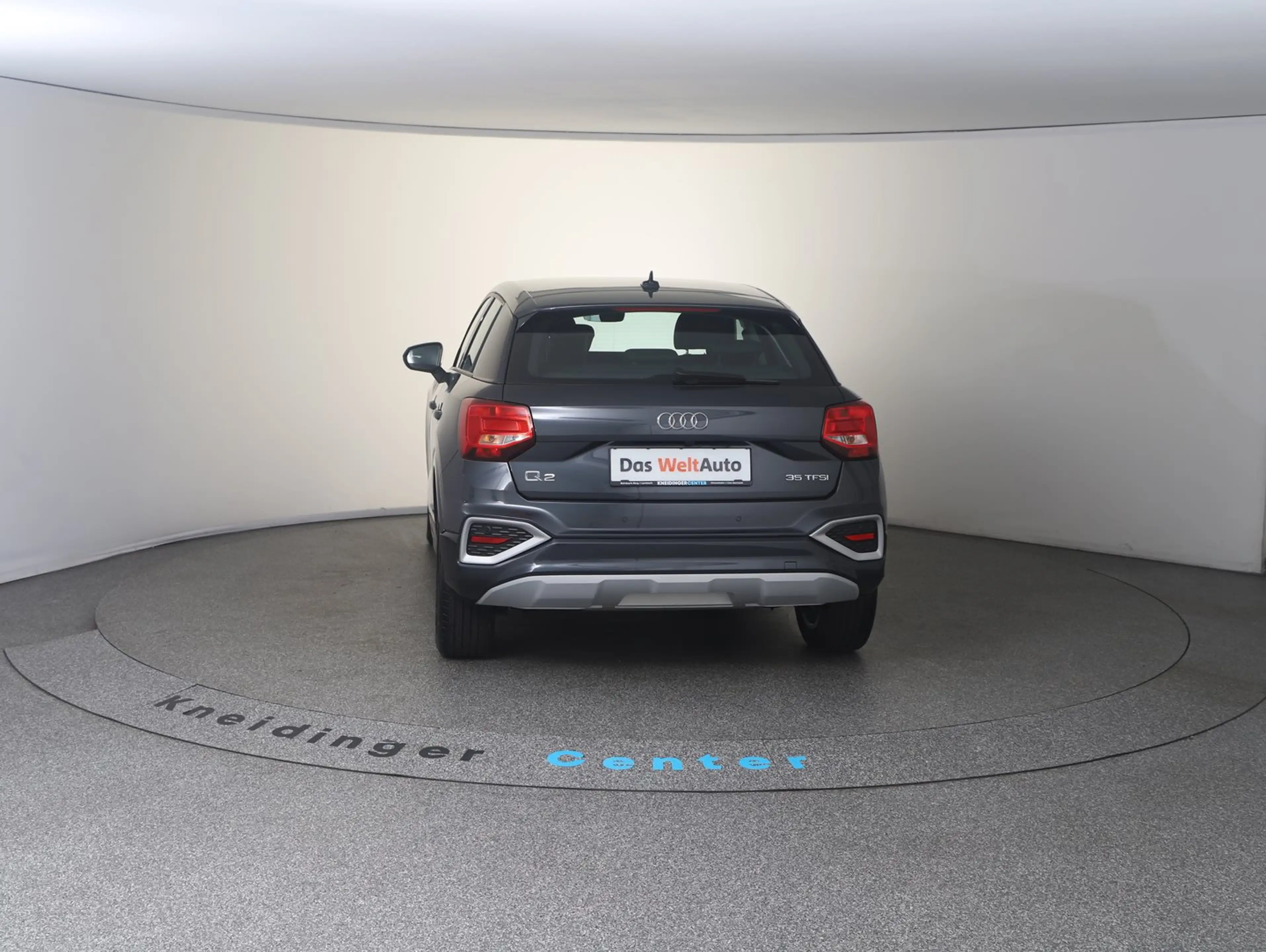 Audi Q2 35 TFSI intense — photo 3
