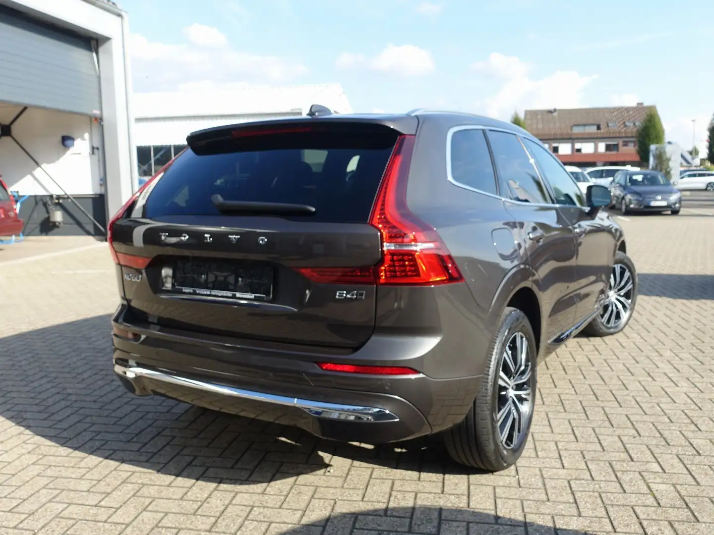 Volvo XC60 B4 AWD Diesel Inscription AHK/STDHZG/KAMERA Grijs - 2