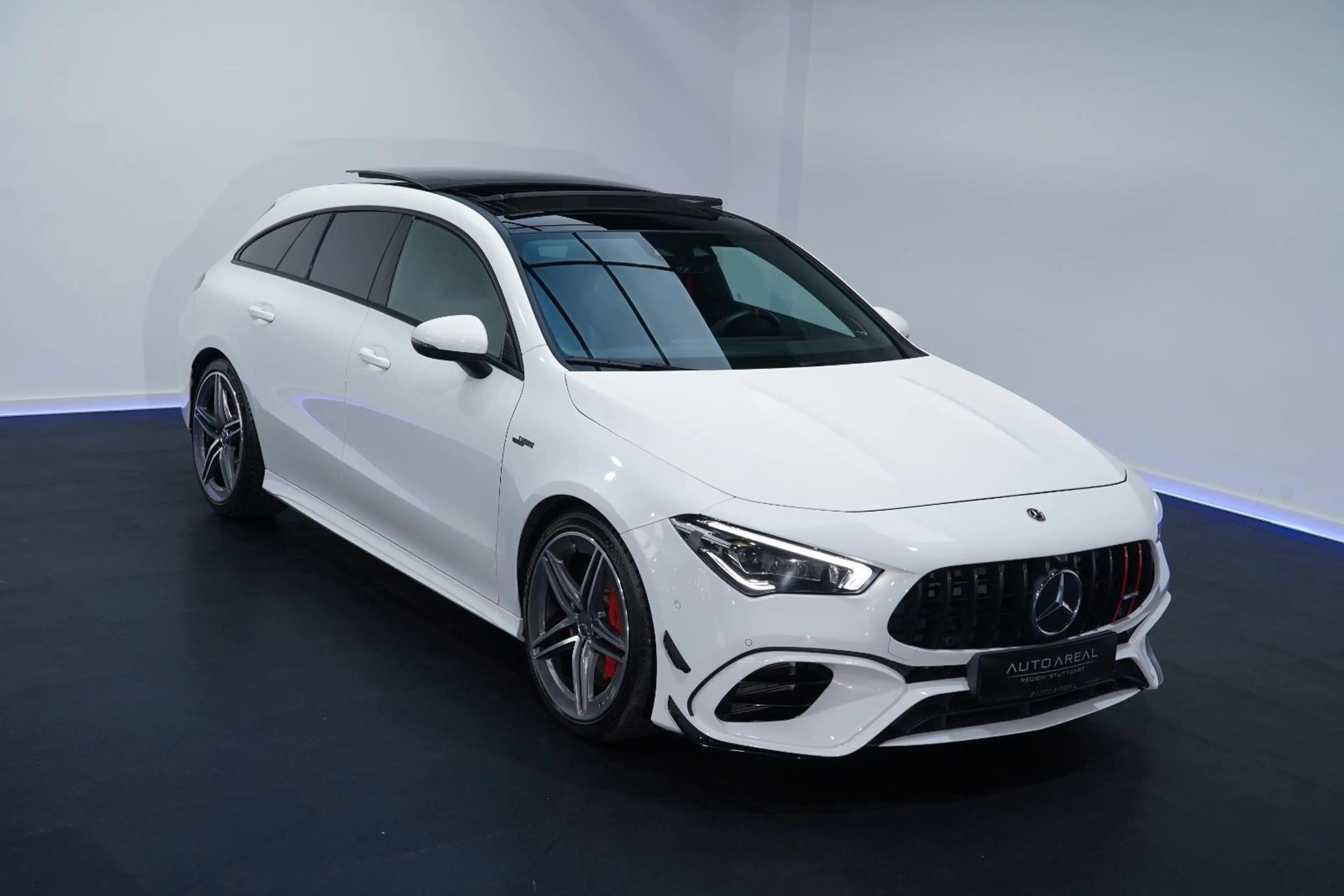 Mercedes-Benz CLA 45 AMG Shooting Brake 8G/LED/PANO/KAM/AMBIEN — photo 4