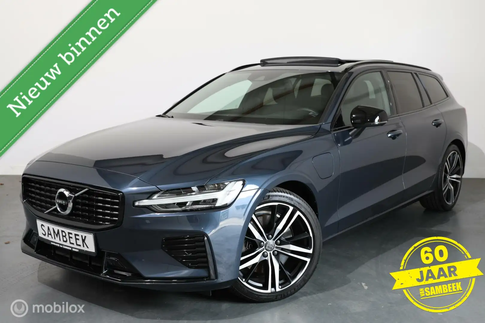 Volvo V60 2.0 T6 Recharge AWD R-Design-PANO-WINTERPACK-NAVI- Blauw - 2
