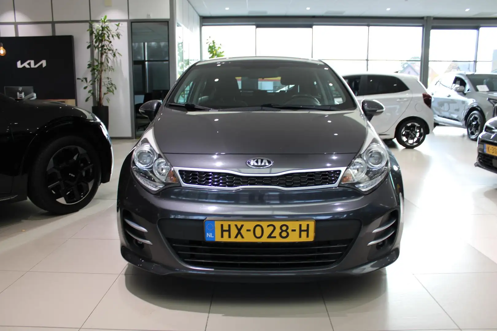 Kia Rio 1.2 CVVT ExecutiveLine l Navigatie l Camera l Stoe Grijs - 2