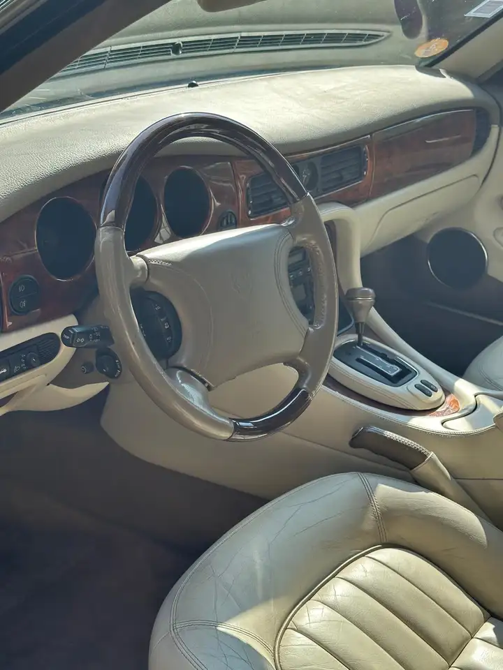 Jaguar Sovereign XJ V8 3,2, foto 2