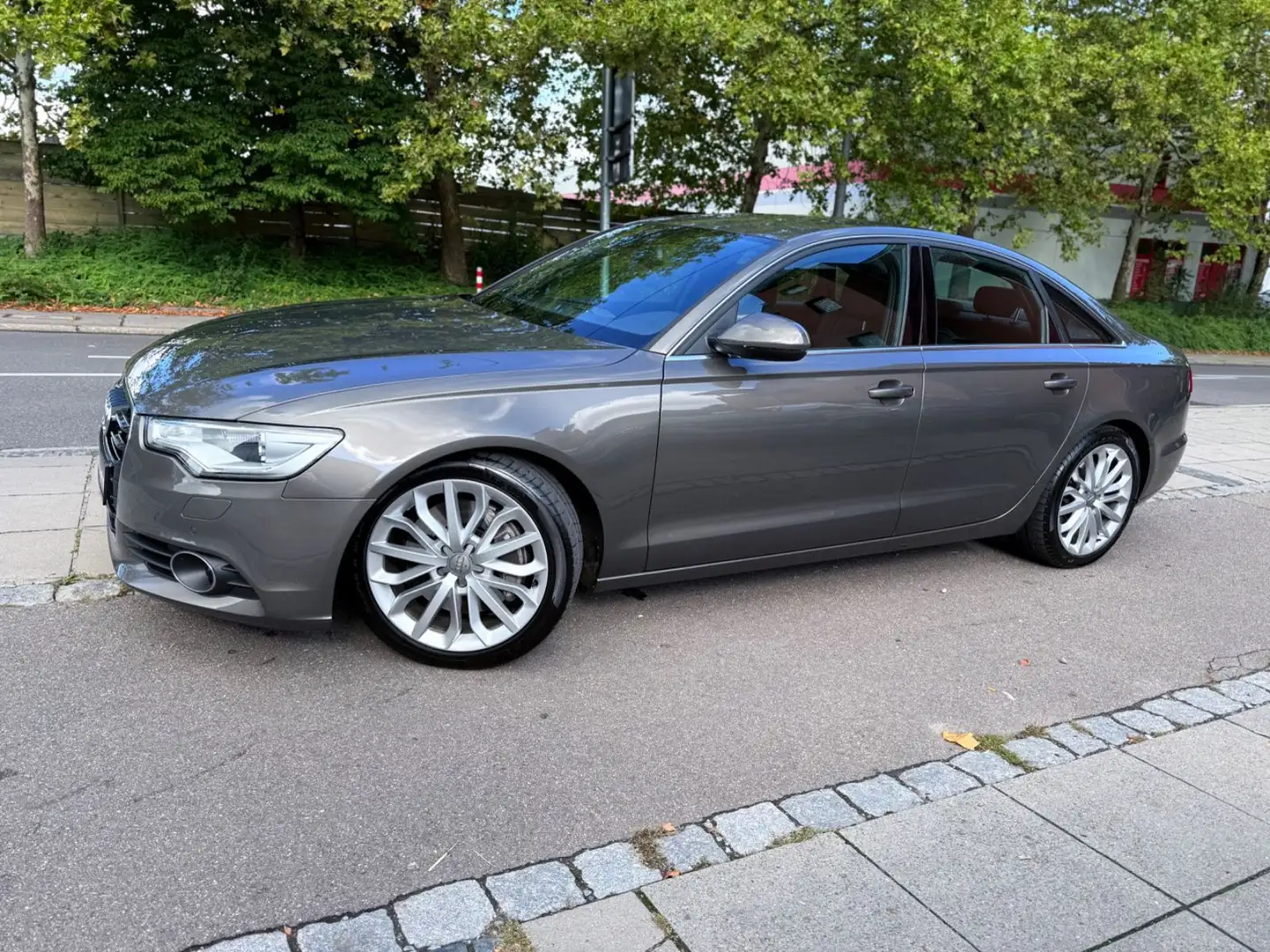 Audi A6 Lim. 3.0 TFSI quattro/LEDER/MEMORY/ Exclusive Grau - 2