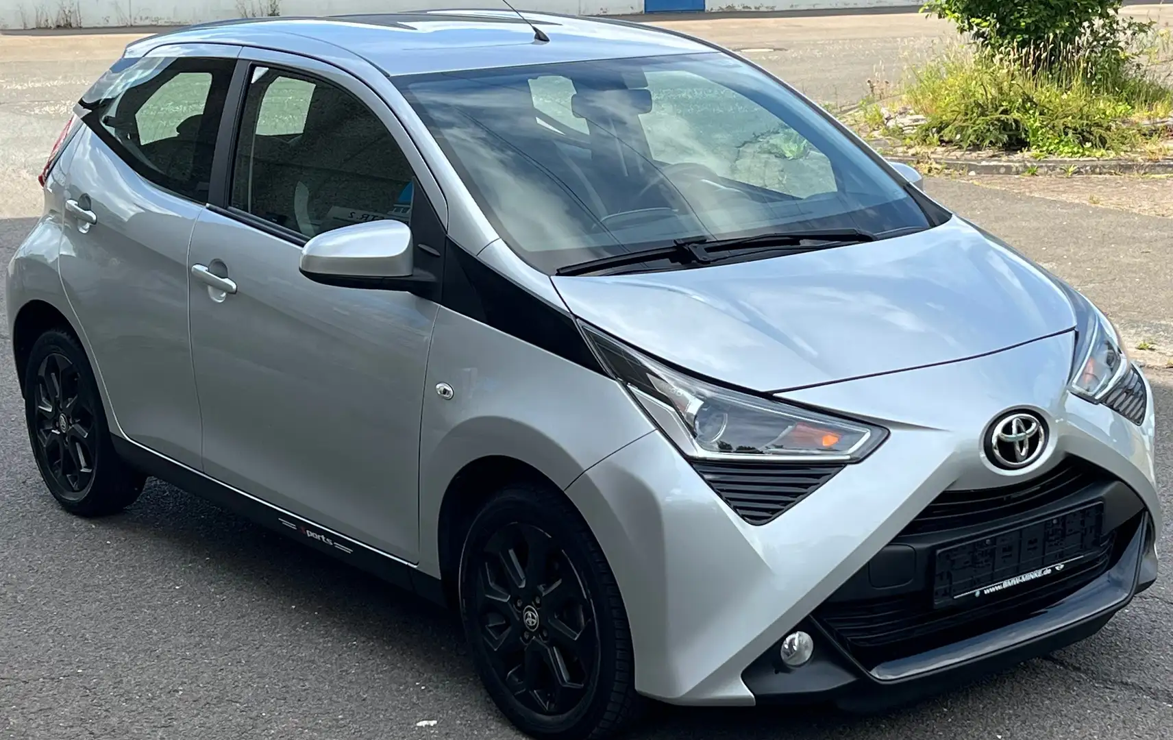 Toyota Aygo x-play connect-kamera-Tüv Neu Silber - 1