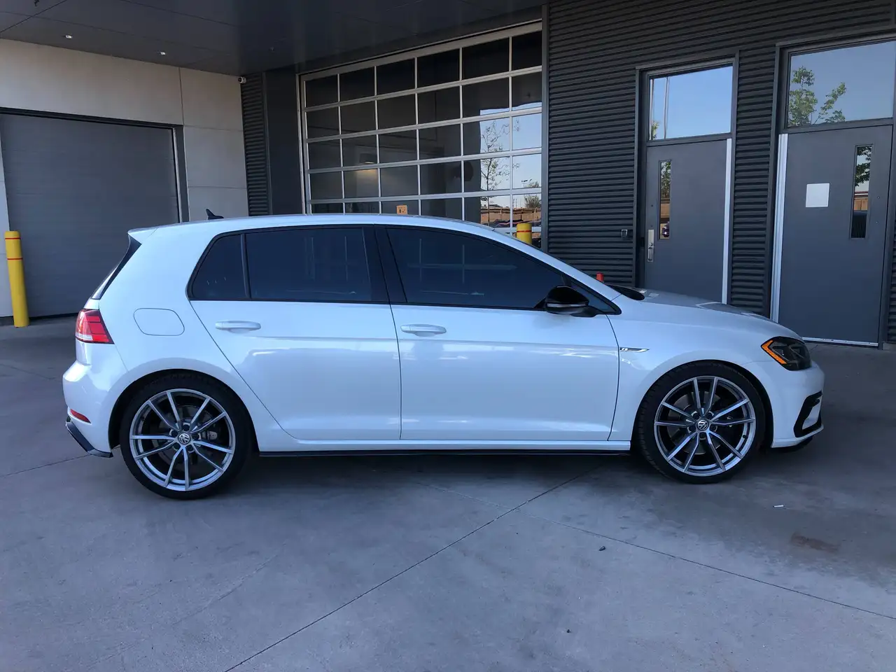 Volkswagen Golf R снимка Volkswagen Golf R