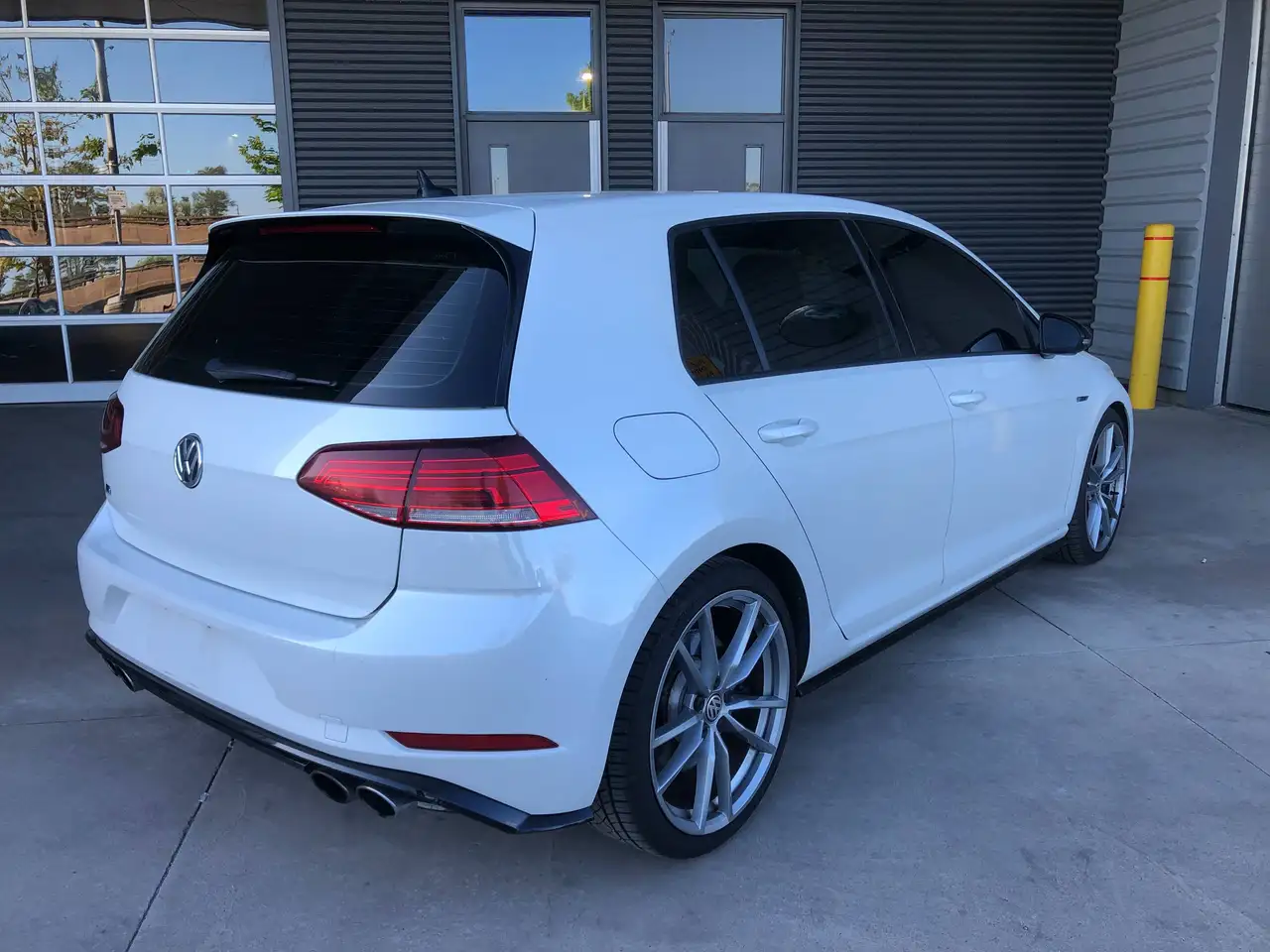 Volkswagen Golf R снимка Volkswagen Golf R