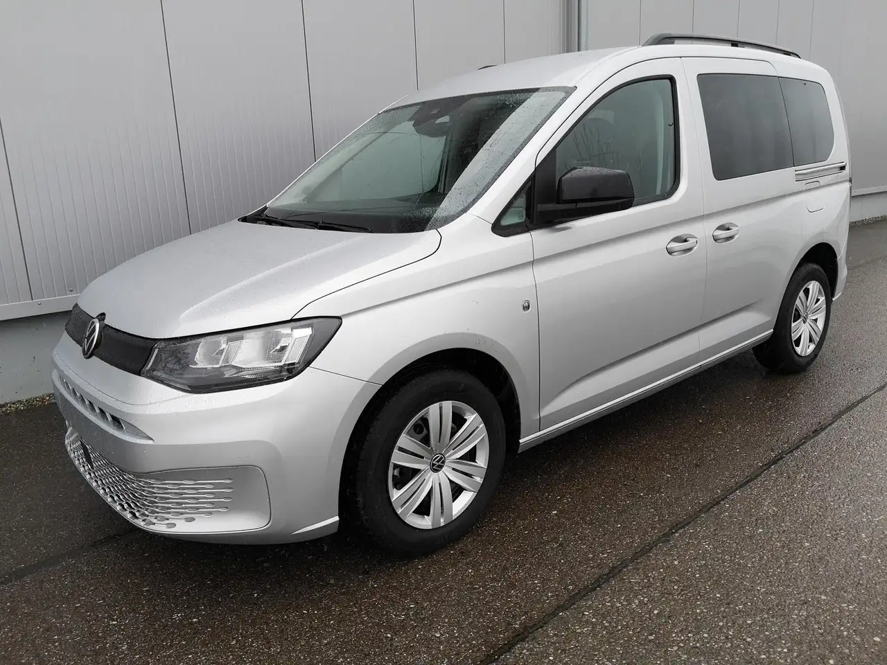 Volkswagen Caddy 2.0TDI DSG ACC Kam GV5 App AHK Reling