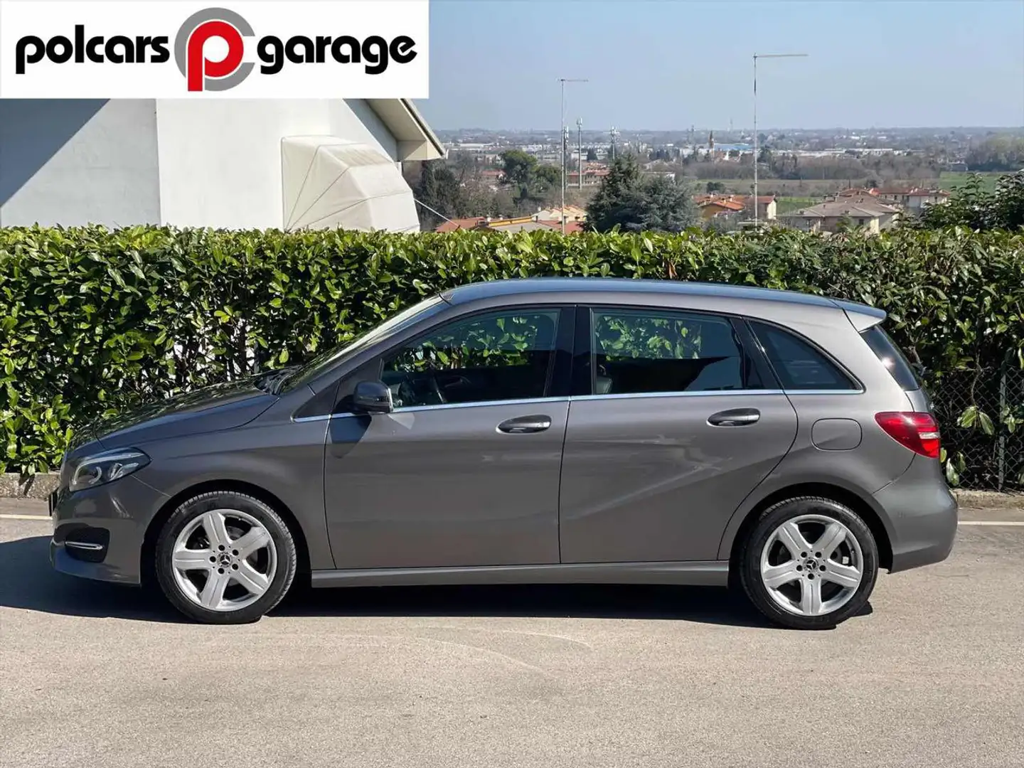 Mercedes-Benz B 180 d Automatic Premium Grau - 2