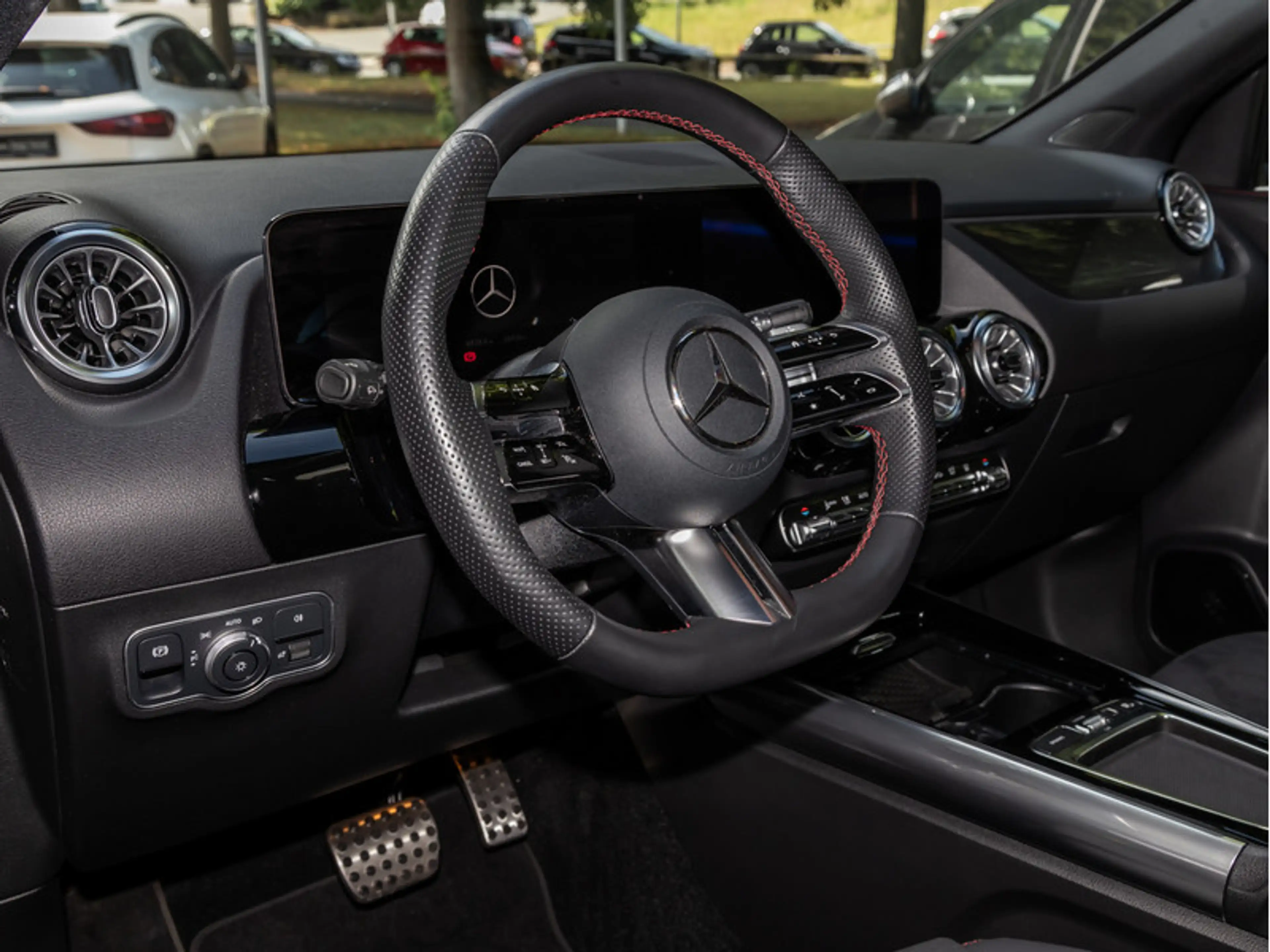 Mercedes-Benz GLA 250 e AMG-Sport/Premium/Pano/Night/Distr/Cam — photo 12
