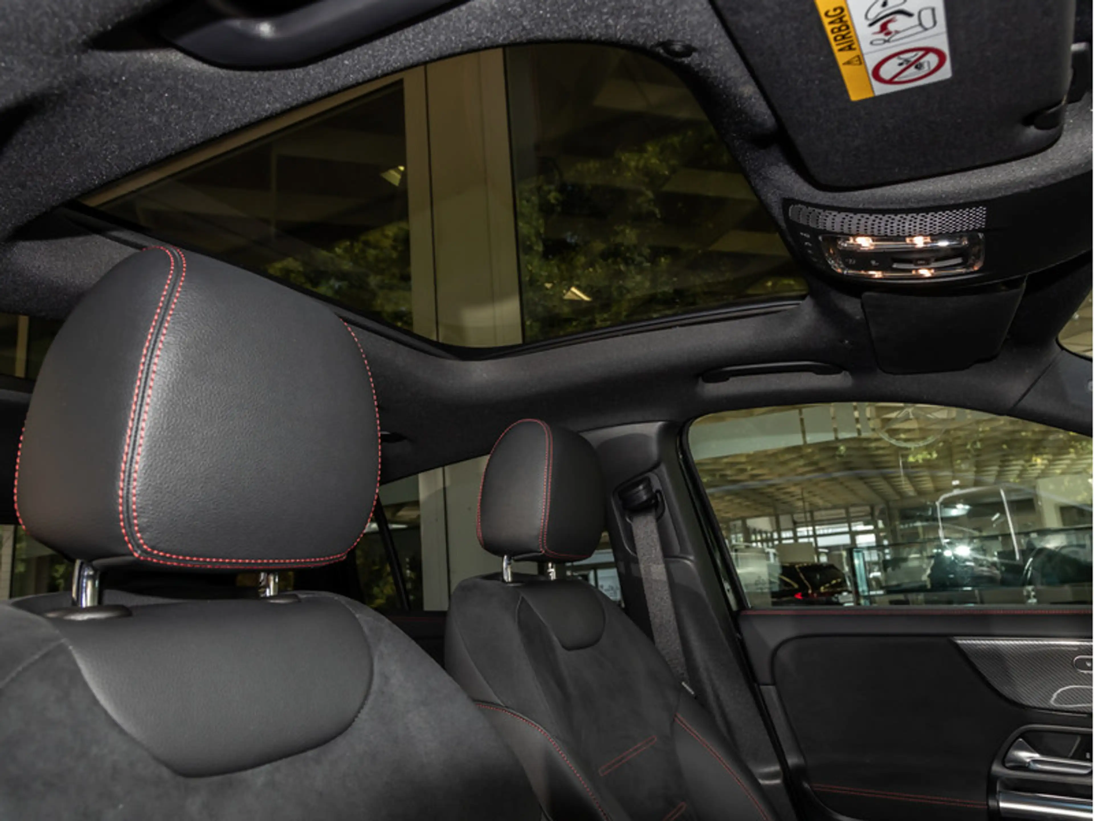 Mercedes-Benz GLA 250 e AMG-Sport/Premium/Pano/Night/Distr/Cam — photo 11
