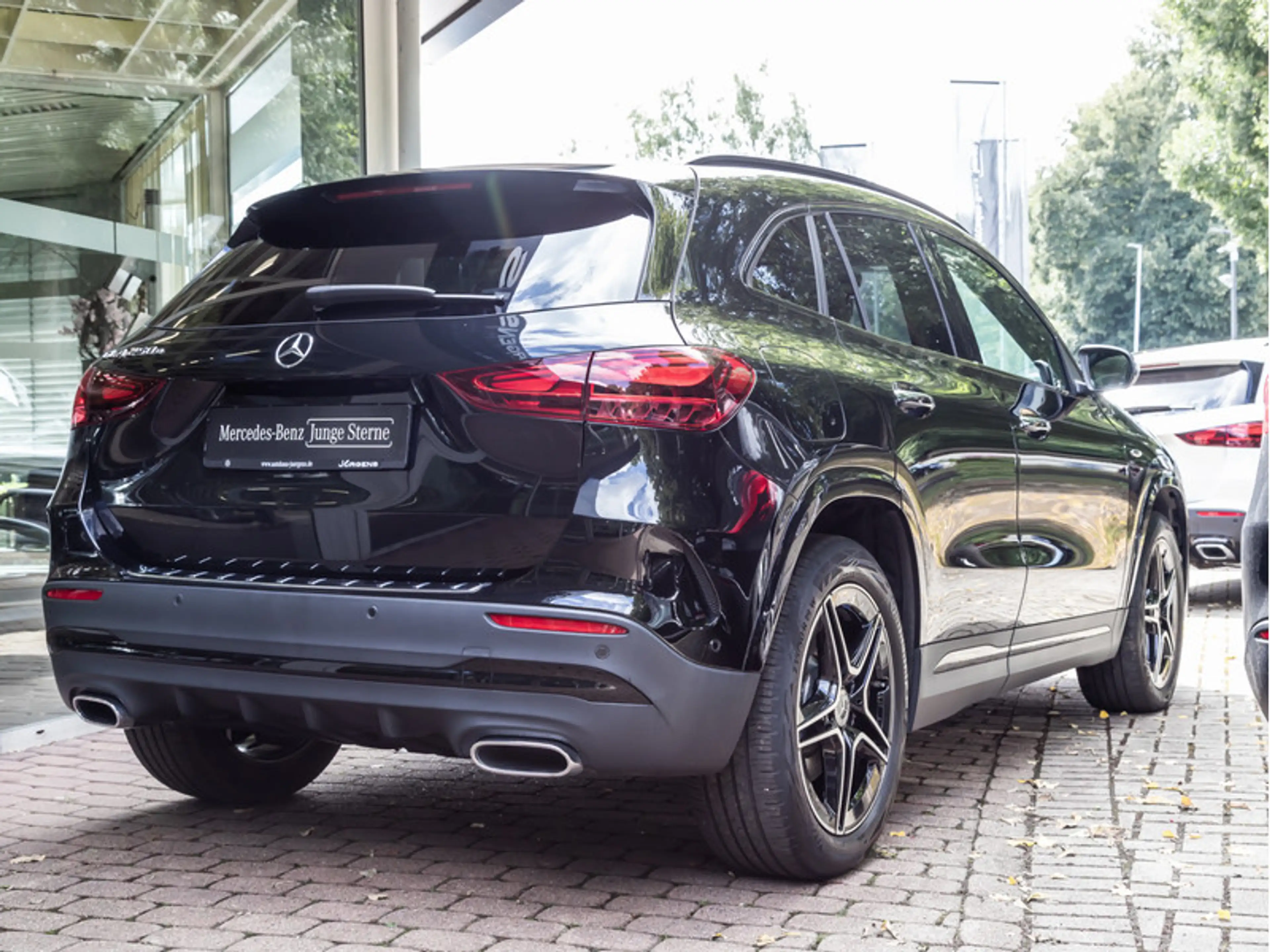 Mercedes-Benz GLA 250 e AMG-Sport/Premium/Pano/Night/Distr/Cam — photo 4