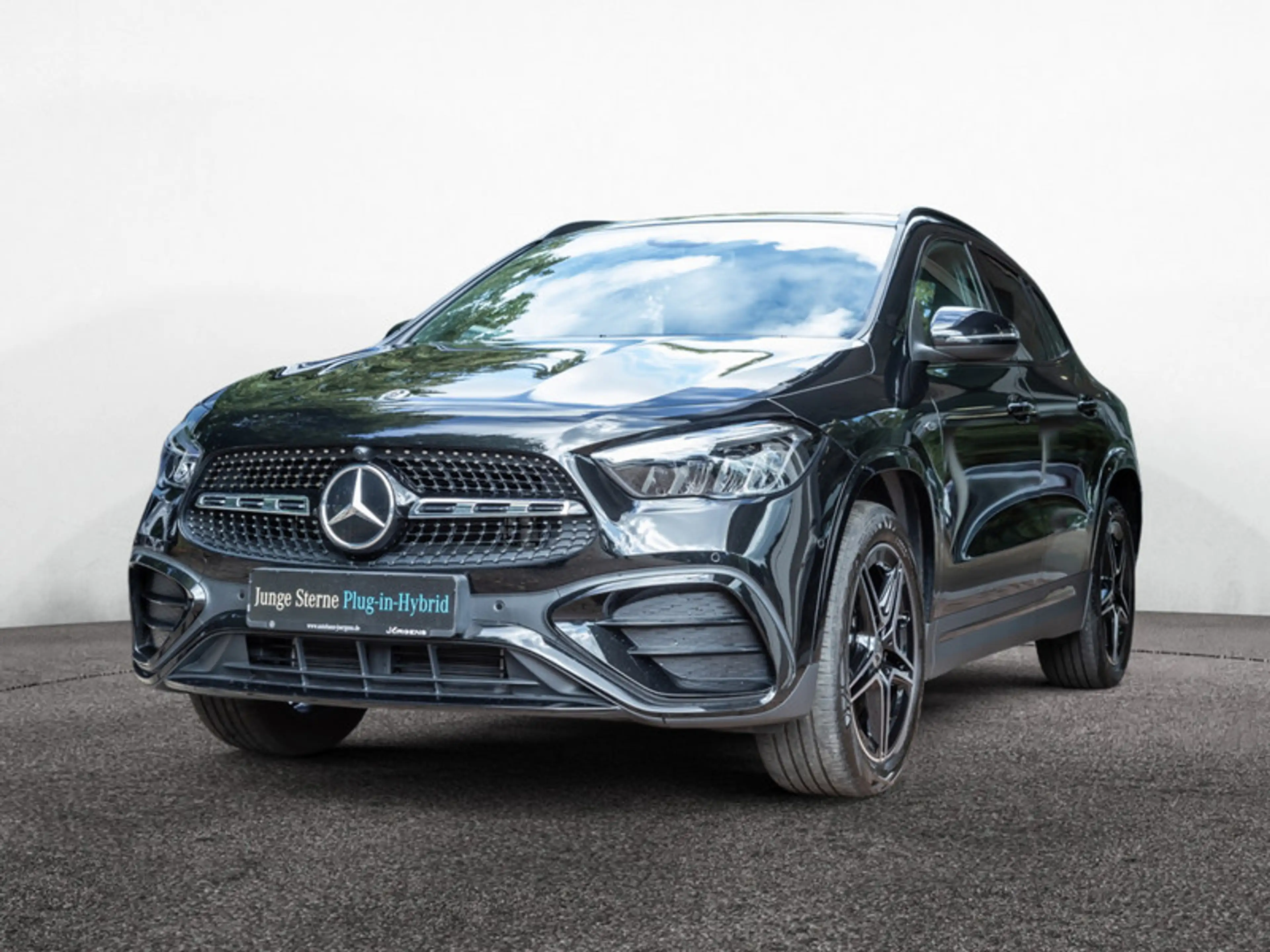 Mercedes-Benz GLA 250 e AMG-Sport/Premium/Pano/Night/Distr/Cam — photo 2