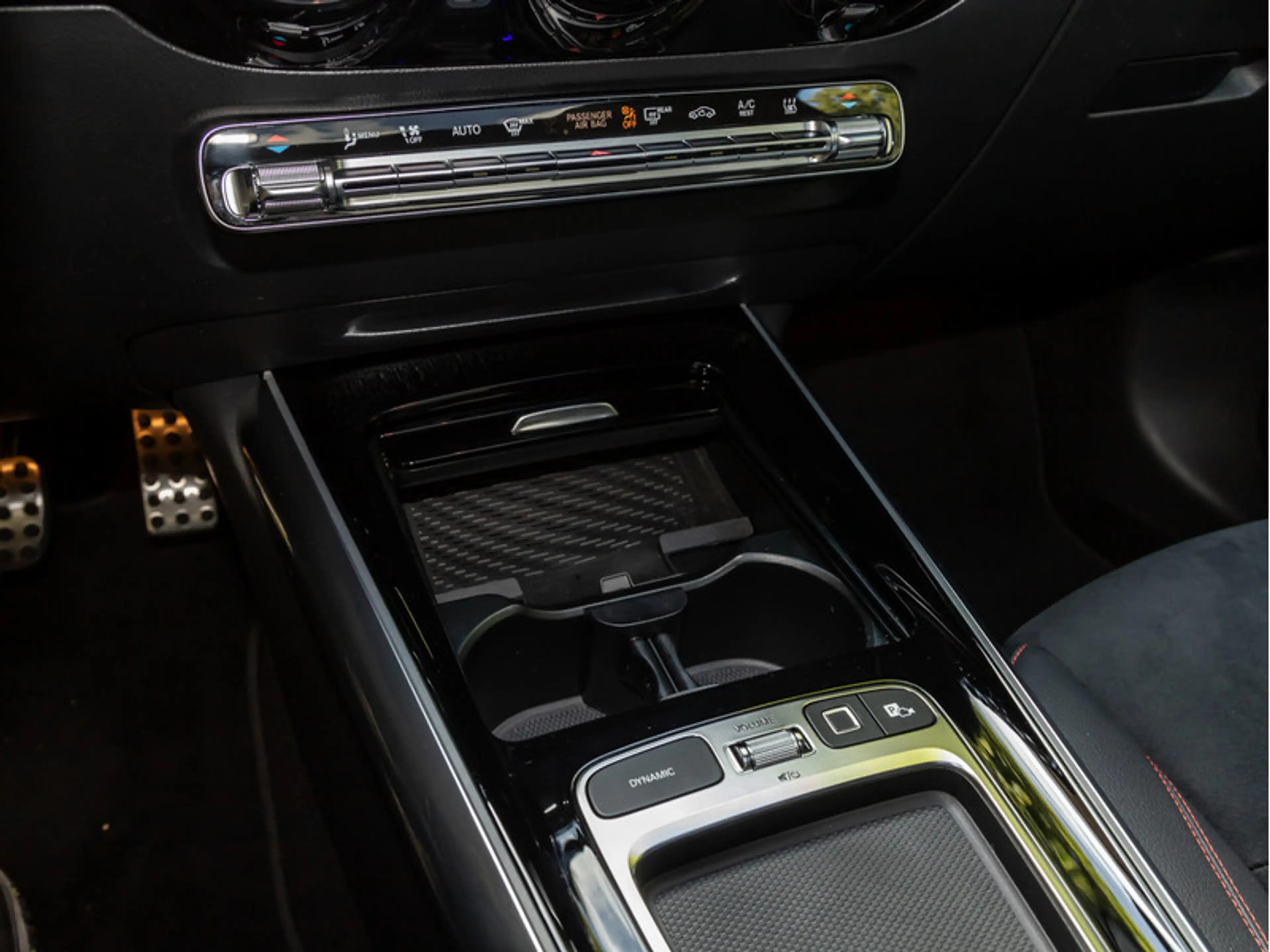 Mercedes-Benz GLA 250 e AMG-Sport/Premium/Pano/Night/Distr/Cam — photo 15