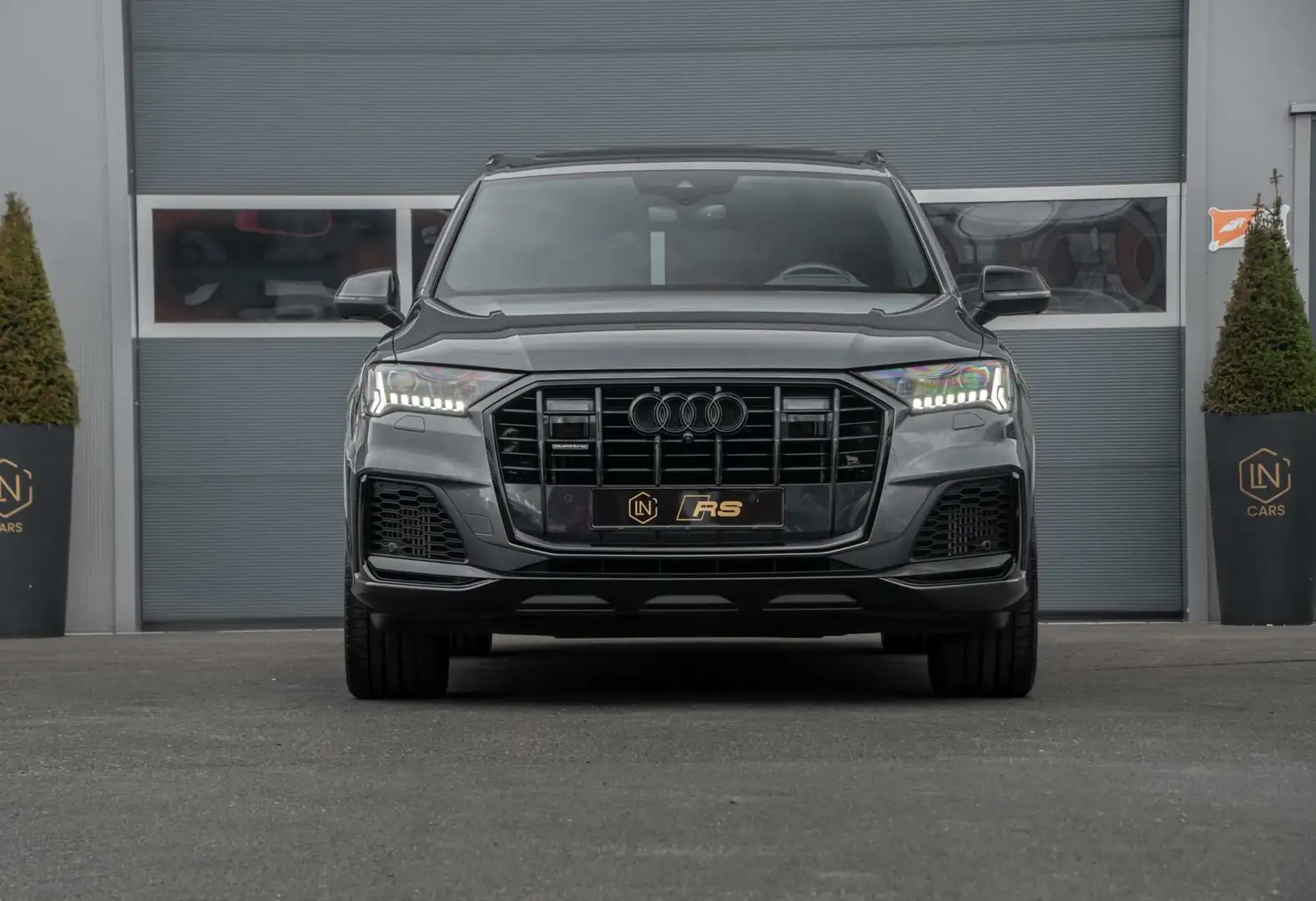 Audi Q7 55 TFSI e quattro Pro S Line|Trekhaak|HUD|DAB|Pano Grau - 2