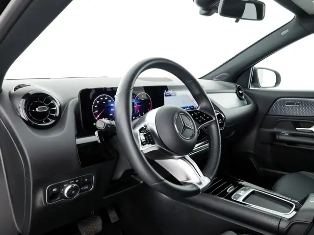 Mercedes-Benz Gla view 10